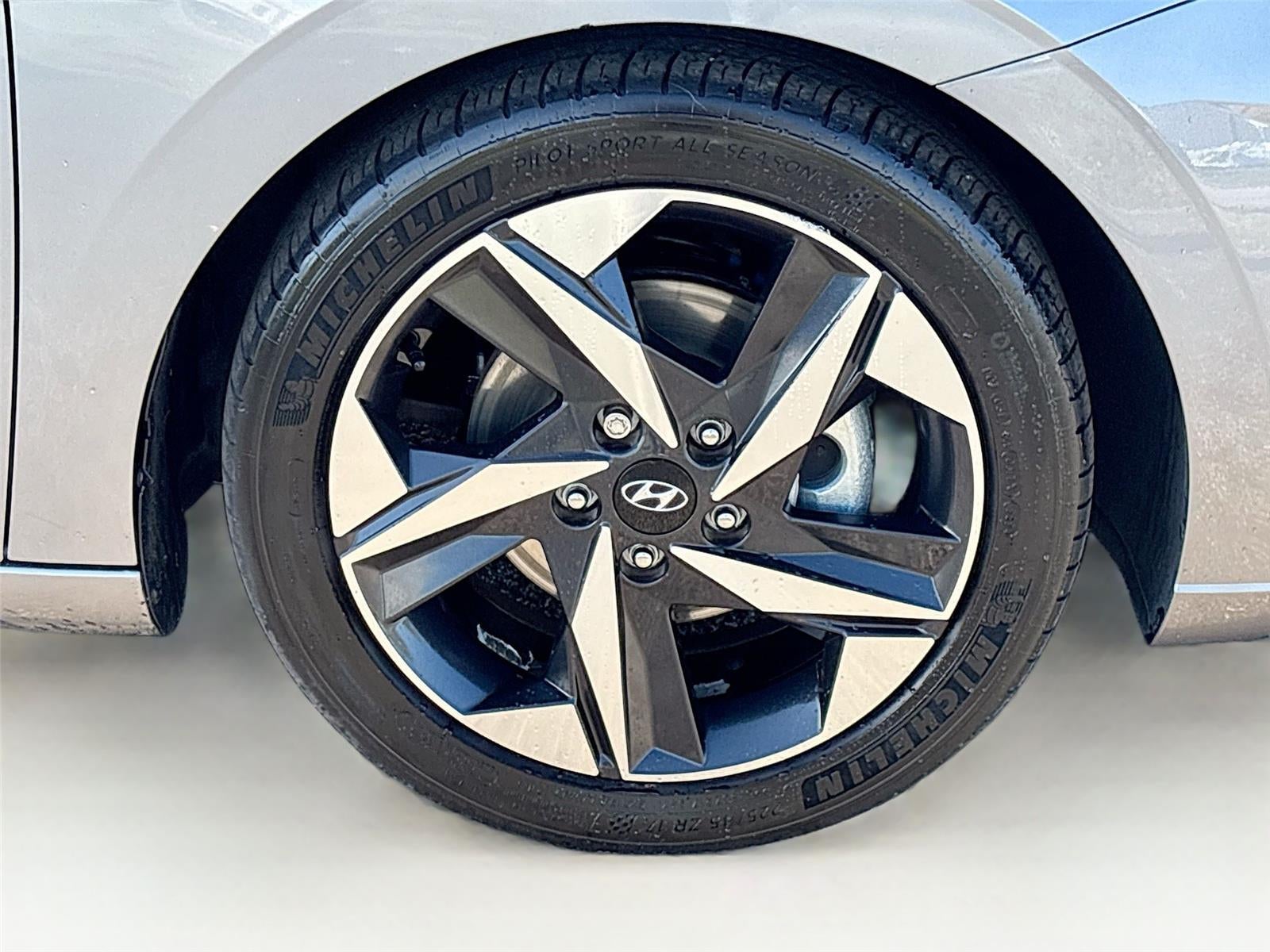 2022 Hyundai Elantra Limited