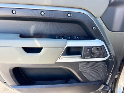 2024 Land Rover Defender X-Dynamic SE