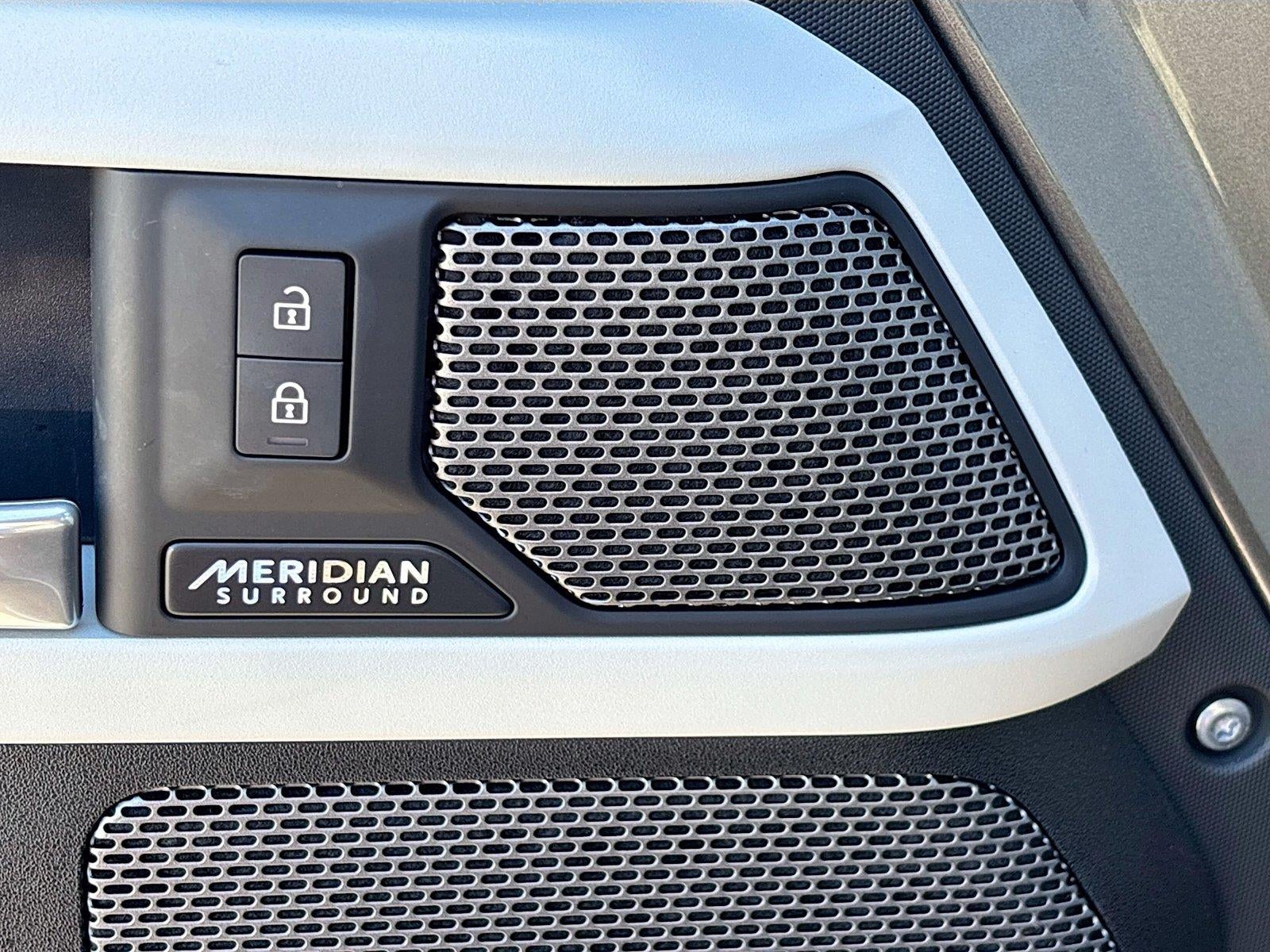 2024 Land Rover Defender X-Dynamic SE