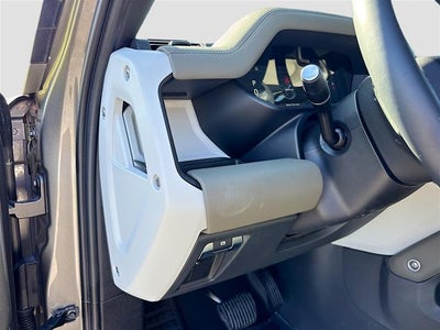 2024 Land Rover Defender X-Dynamic SE
