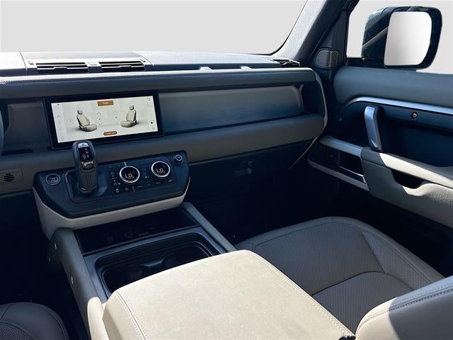 2024 Land Rover Defender X-Dynamic SE