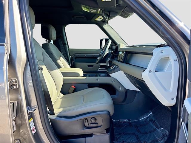2024 Land Rover Defender X-Dynamic SE