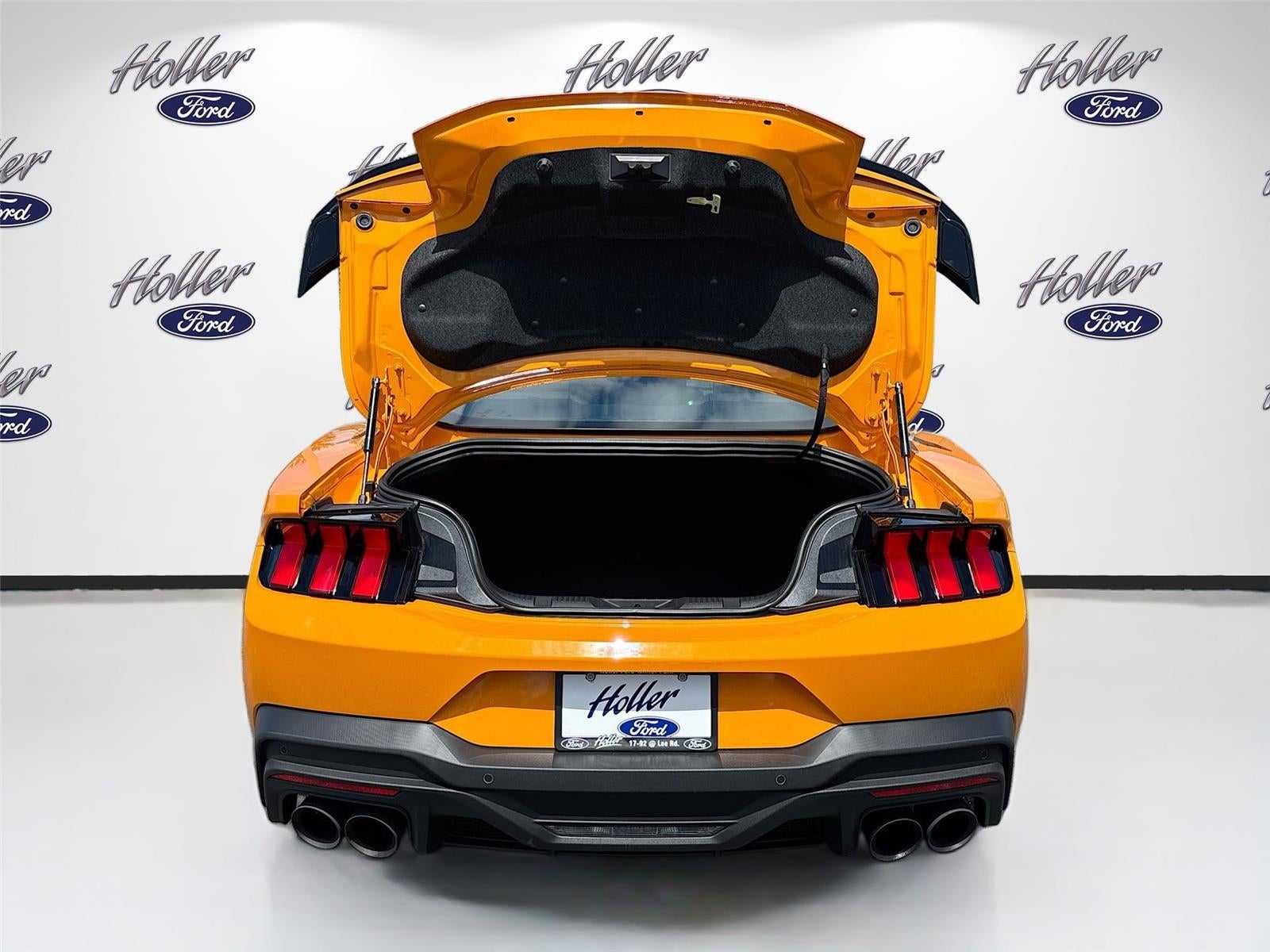 2026 Ford Mustang Dark Horse