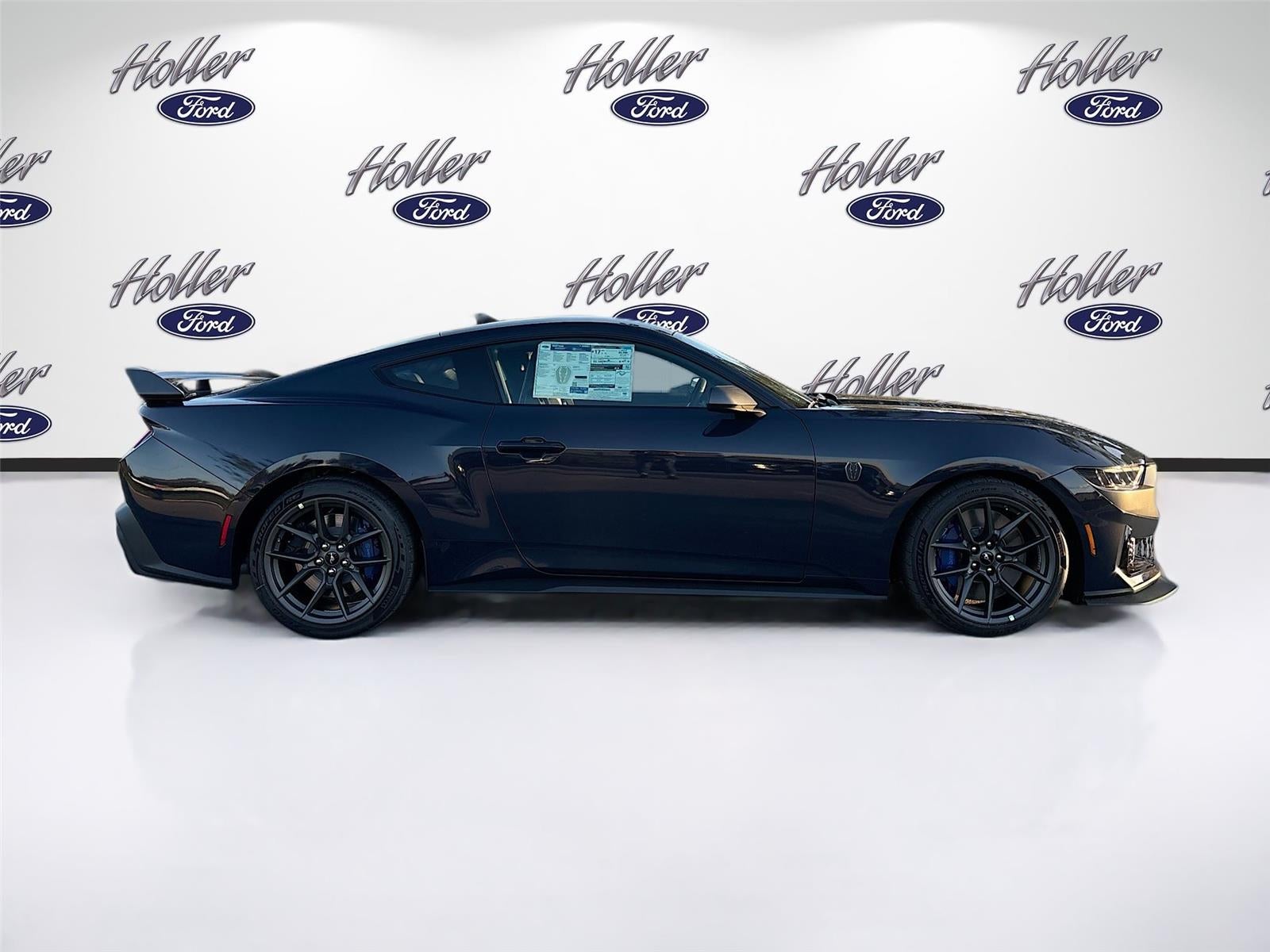 2025 Ford Mustang Dark Horse