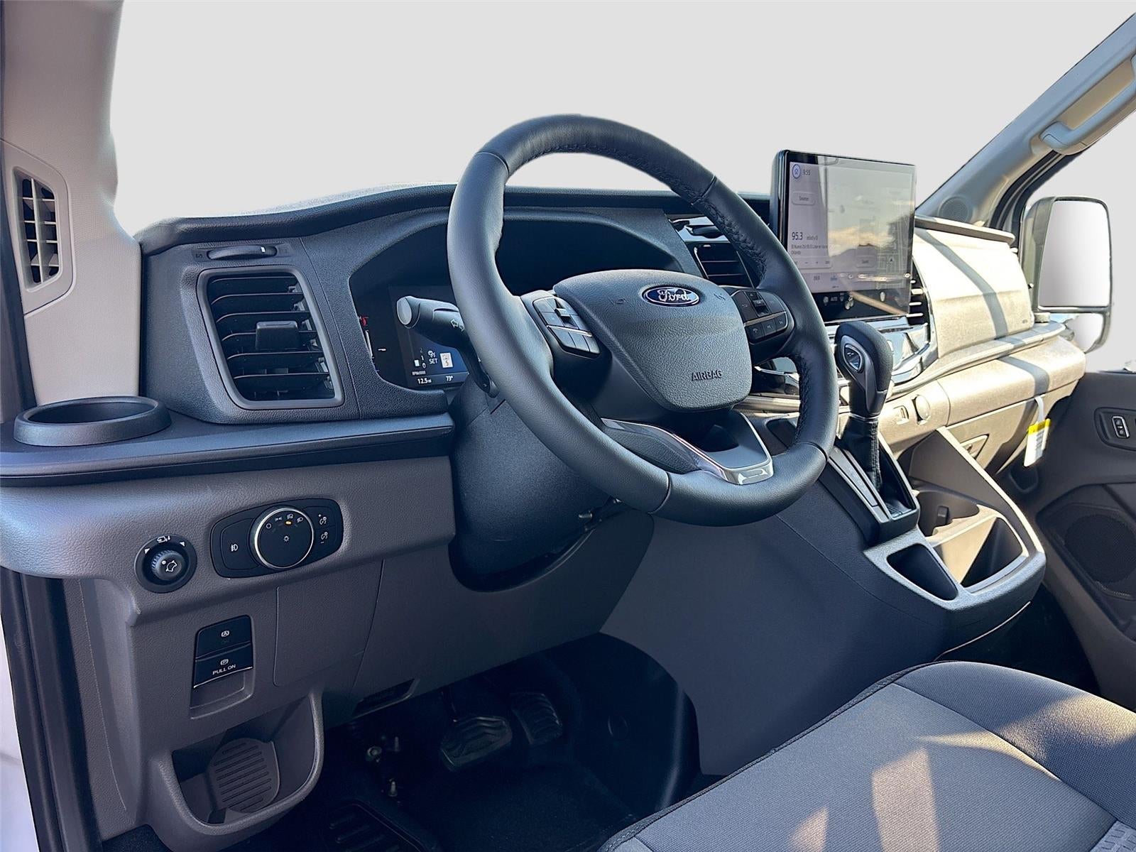 2026 Ford Transit Passenger Wagon XLT