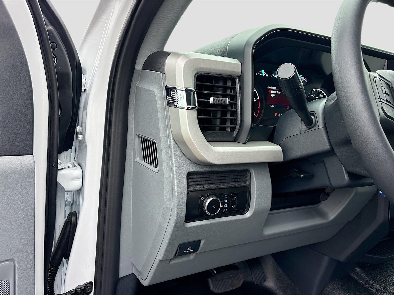 2026 Ford Super Duty F-550 DRW XL