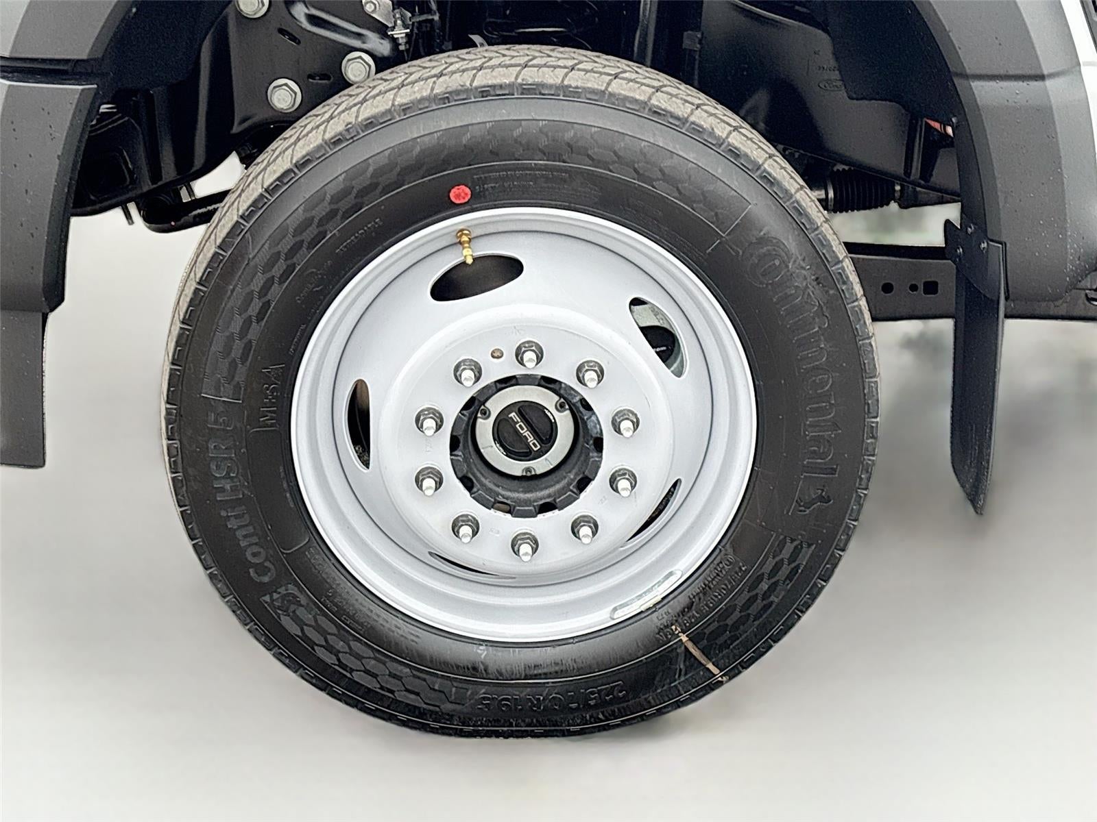 2026 Ford Super Duty F-550 DRW XL