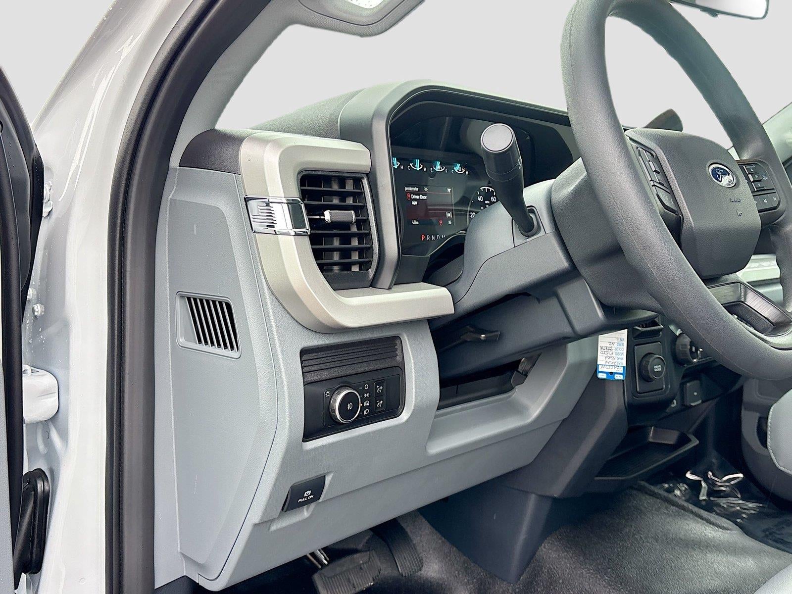 2026 Ford Super Duty F-550 Drw XL