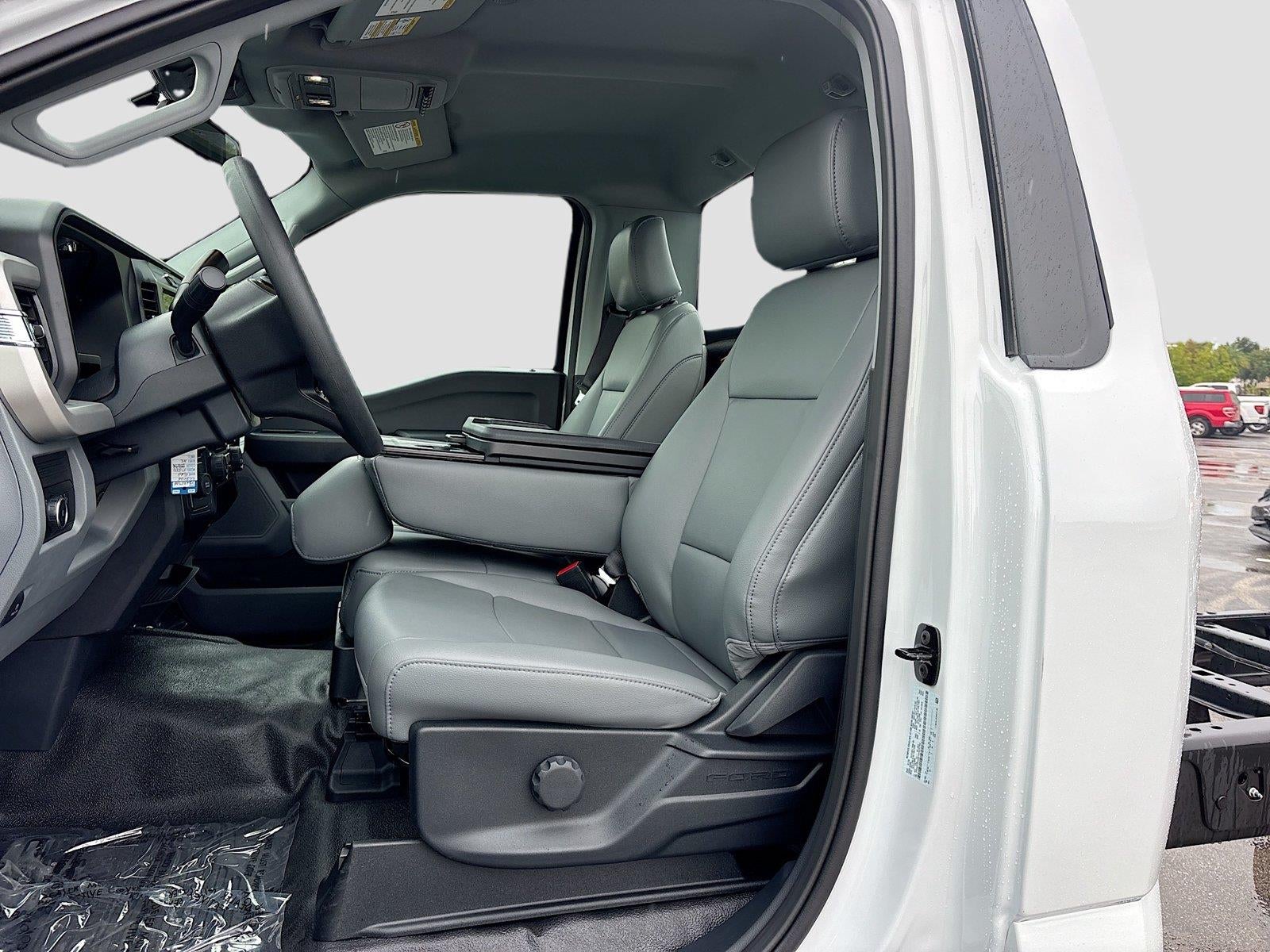 2026 Ford Super Duty F-550 Drw XL