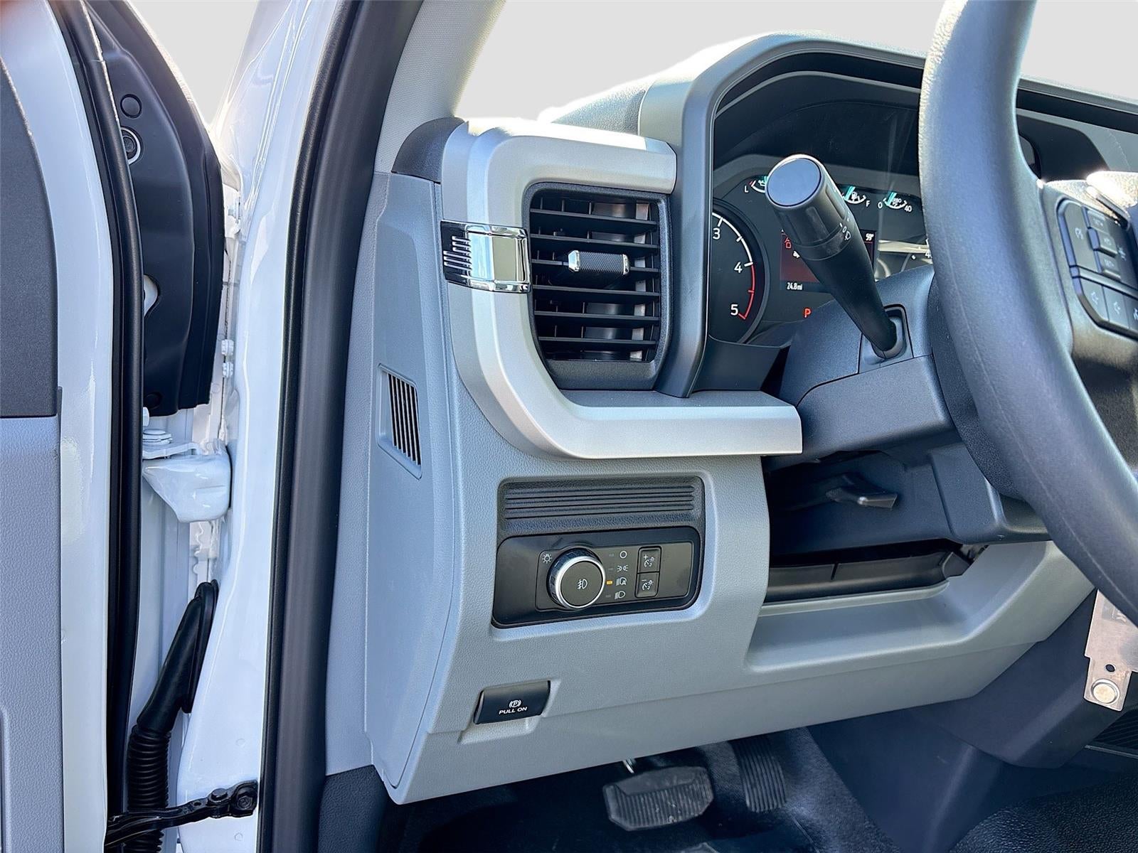 2026 Ford Super Duty F-550 DRW XL