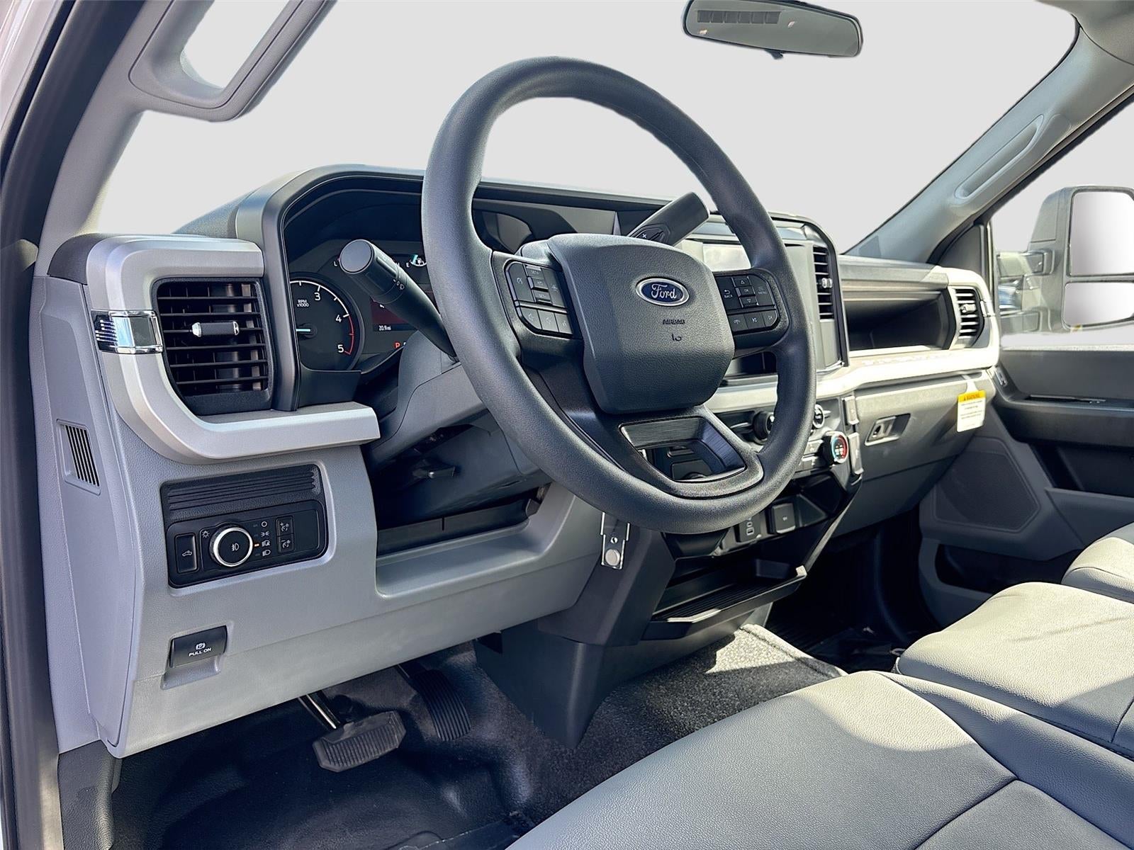 2025 Ford Super Duty F-450 DRW XL