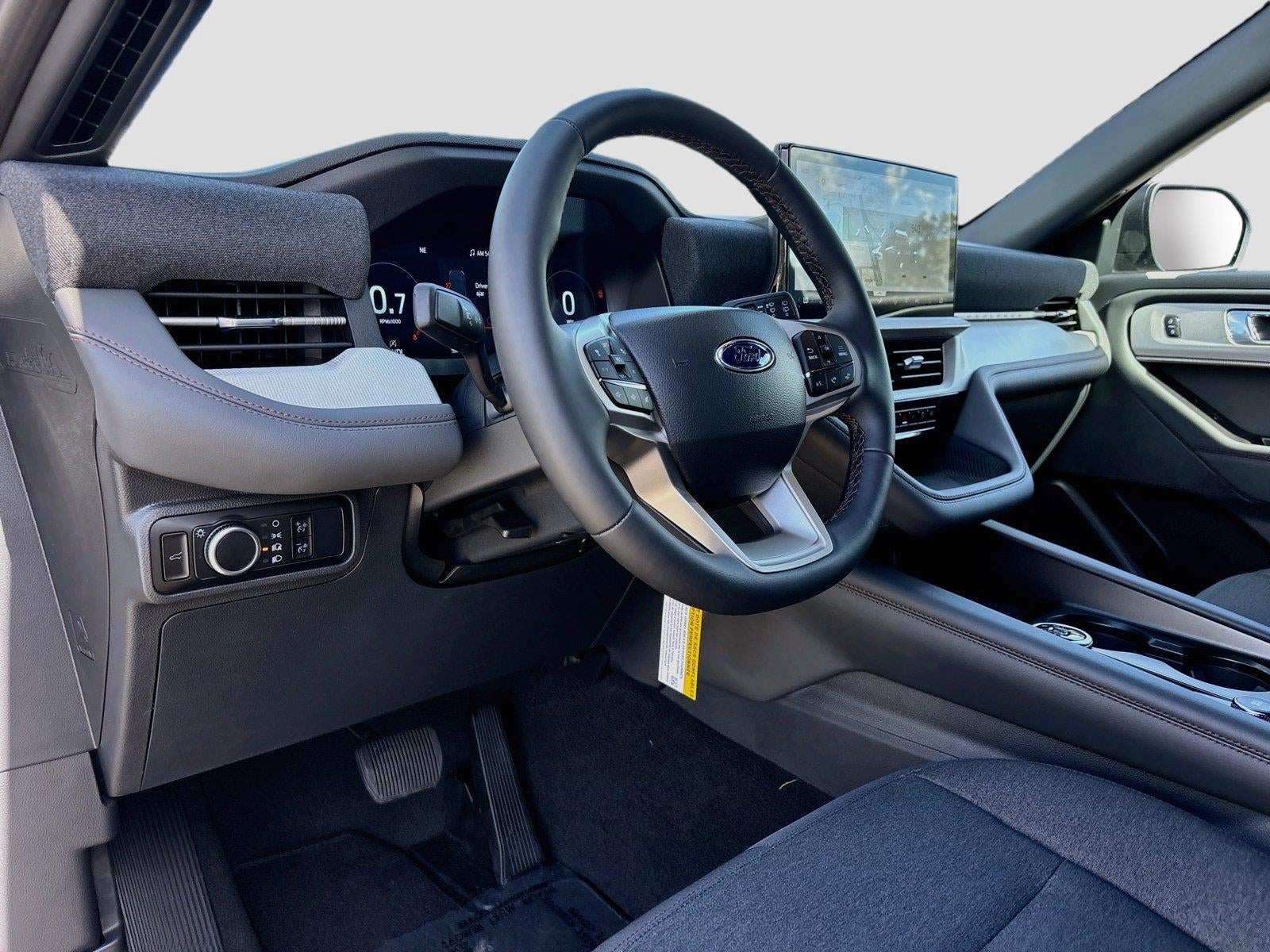 2027 Ford Explorer Active w/200A Pkg
