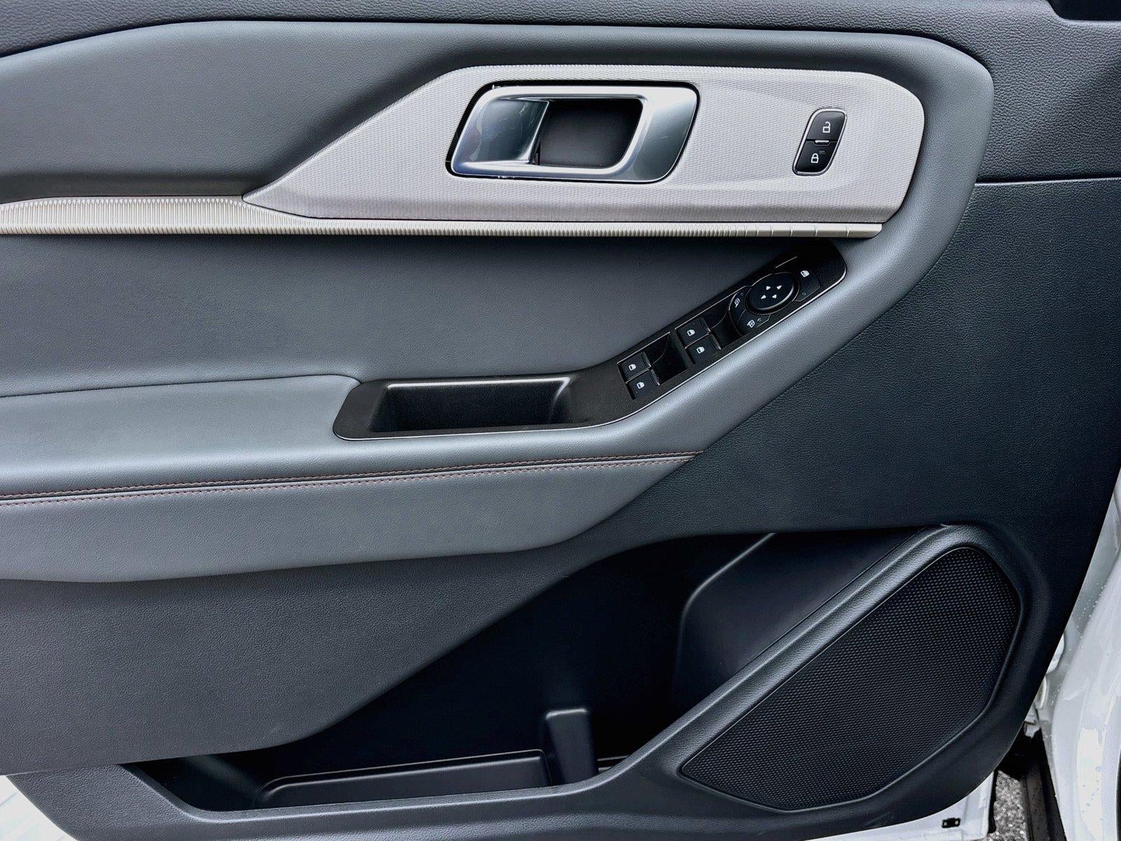 2027 Ford Explorer Active w/200A Pkg