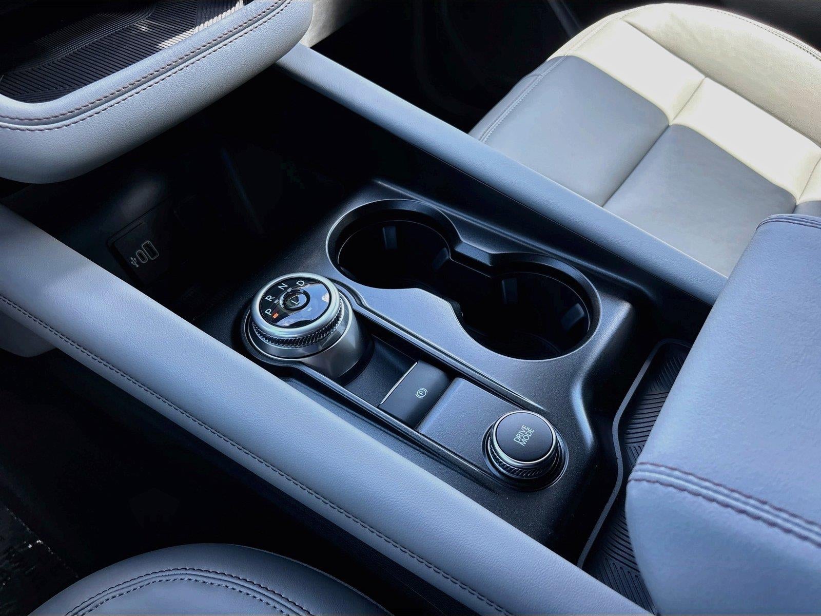 2027 Ford Explorer Active w/200A Pkg