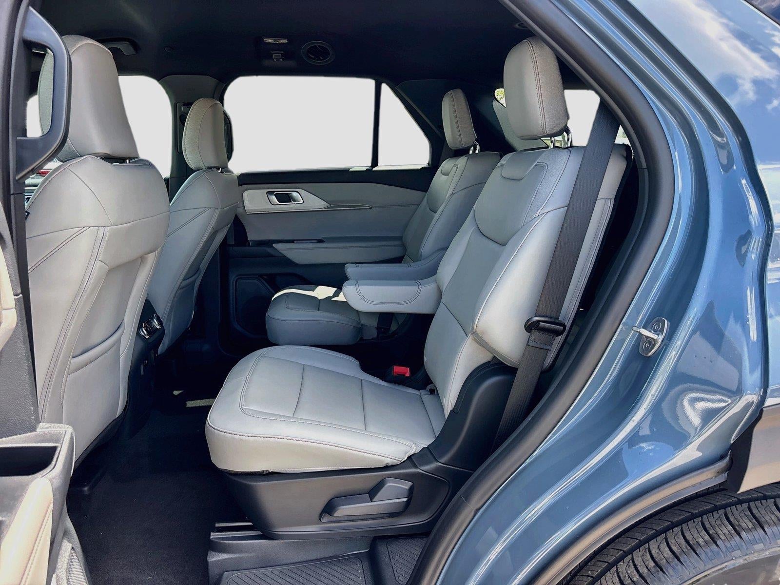 2027 Ford Explorer Active w/200A Pkg