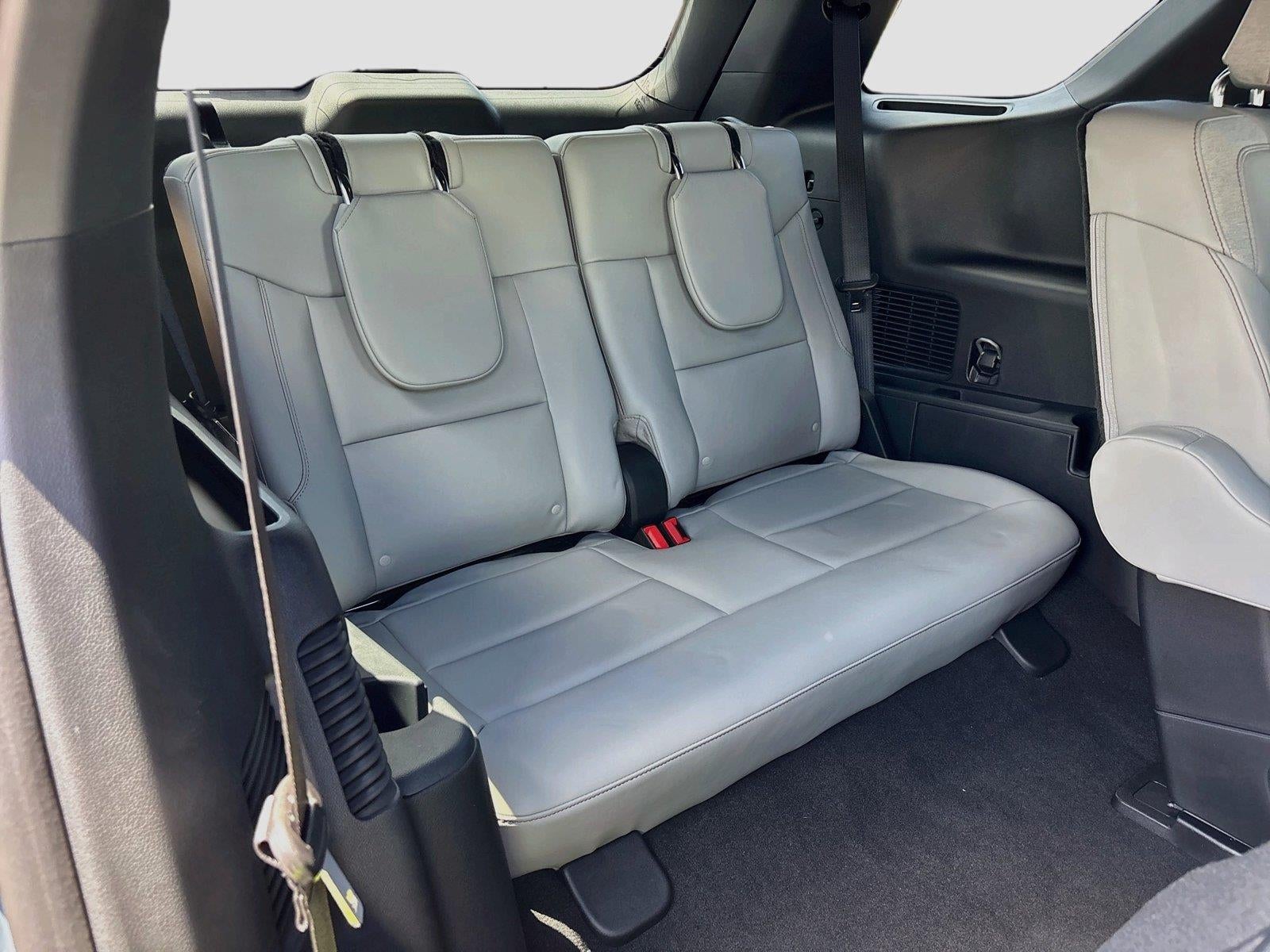 2027 Ford Explorer Active w/200A Pkg