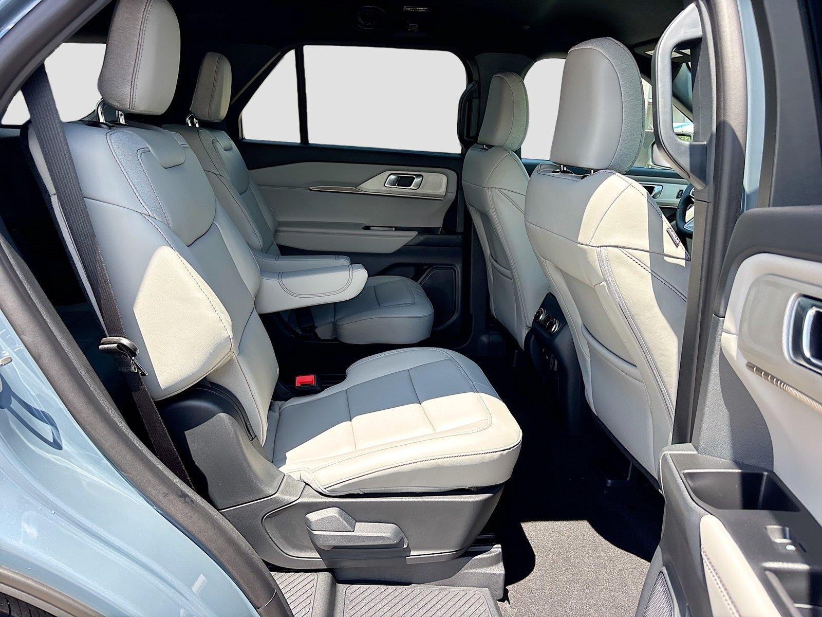 2027 Ford Explorer Active w/200A Pkg