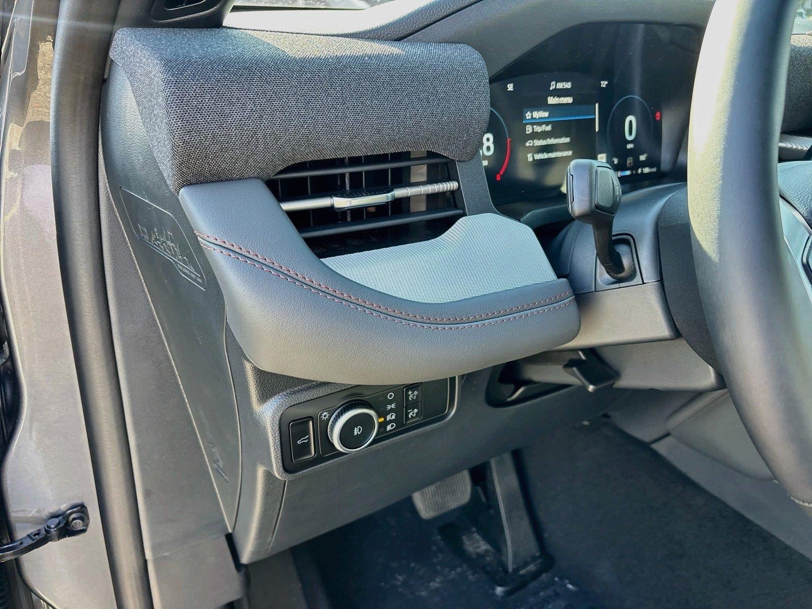 2027 Ford Explorer Active w/200A Pkg