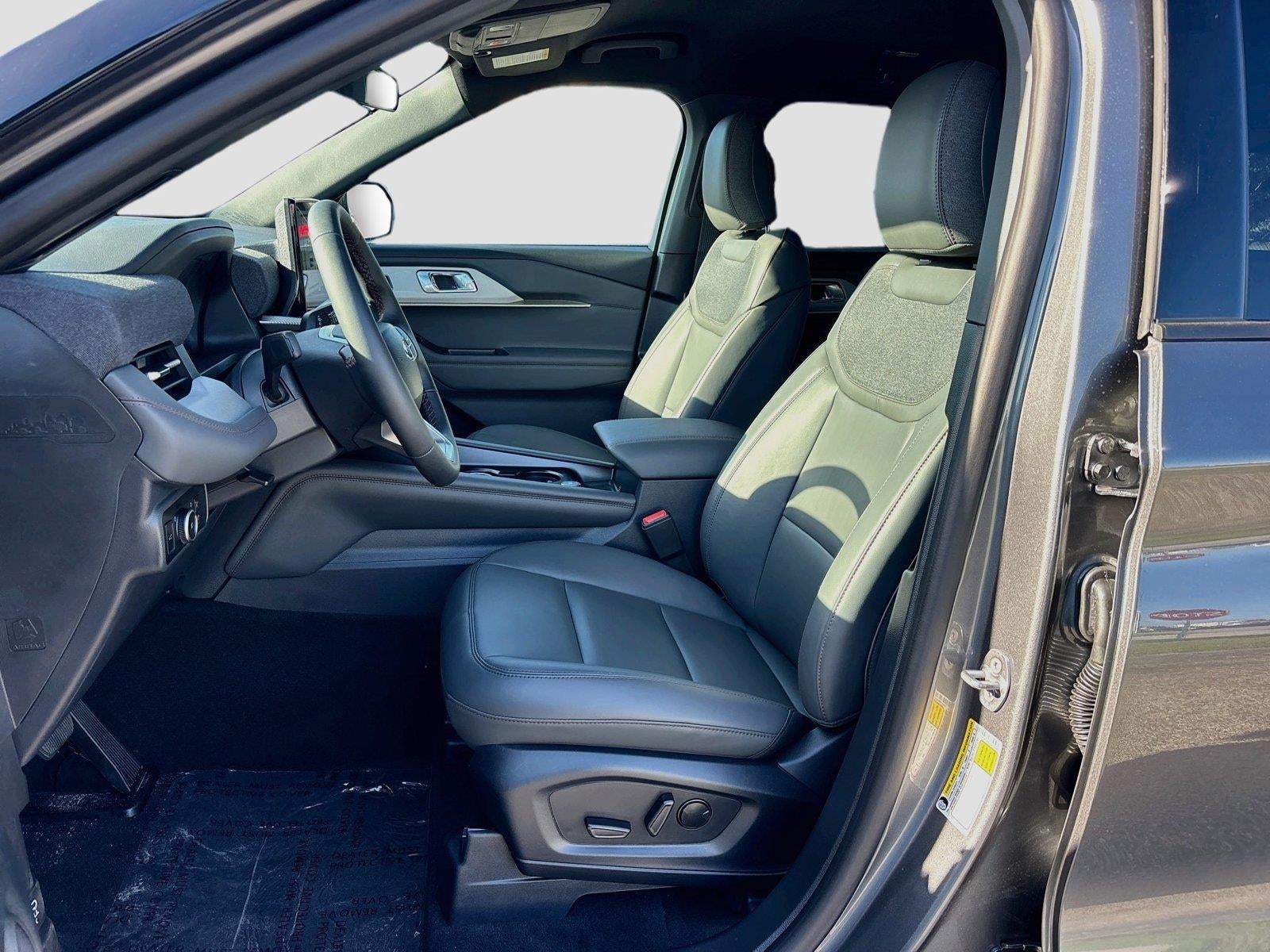 2027 Ford Explorer Active w/200A Pkg