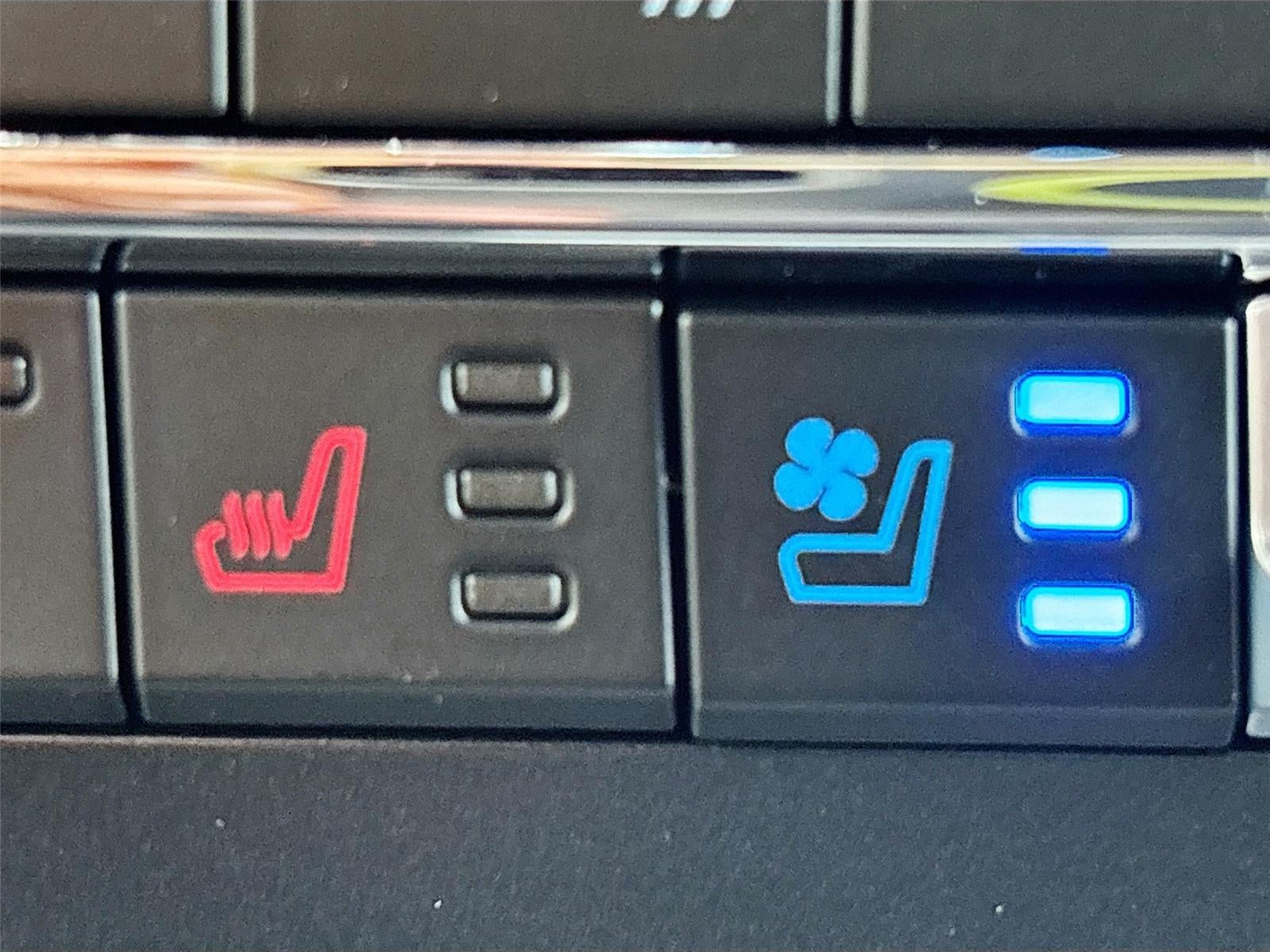 2026 Ford Super Duty F-250 SRW LARIAT Black Widow