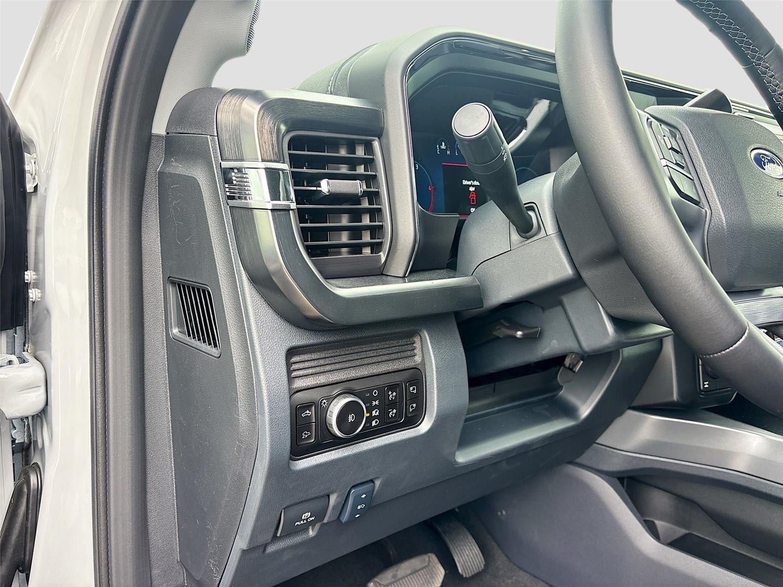 2025 Ford Super Duty F-250 LARIAT Black Widow