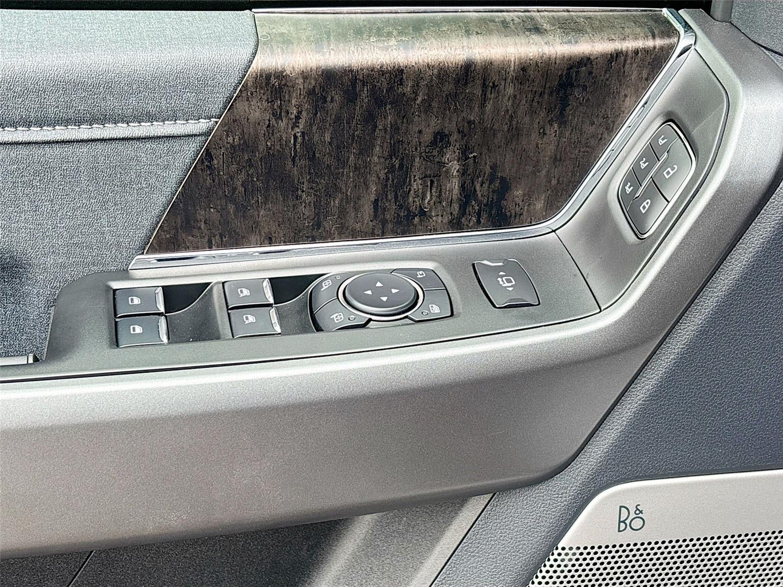 2025 Ford Super Duty F-250 LARIAT Black Widow