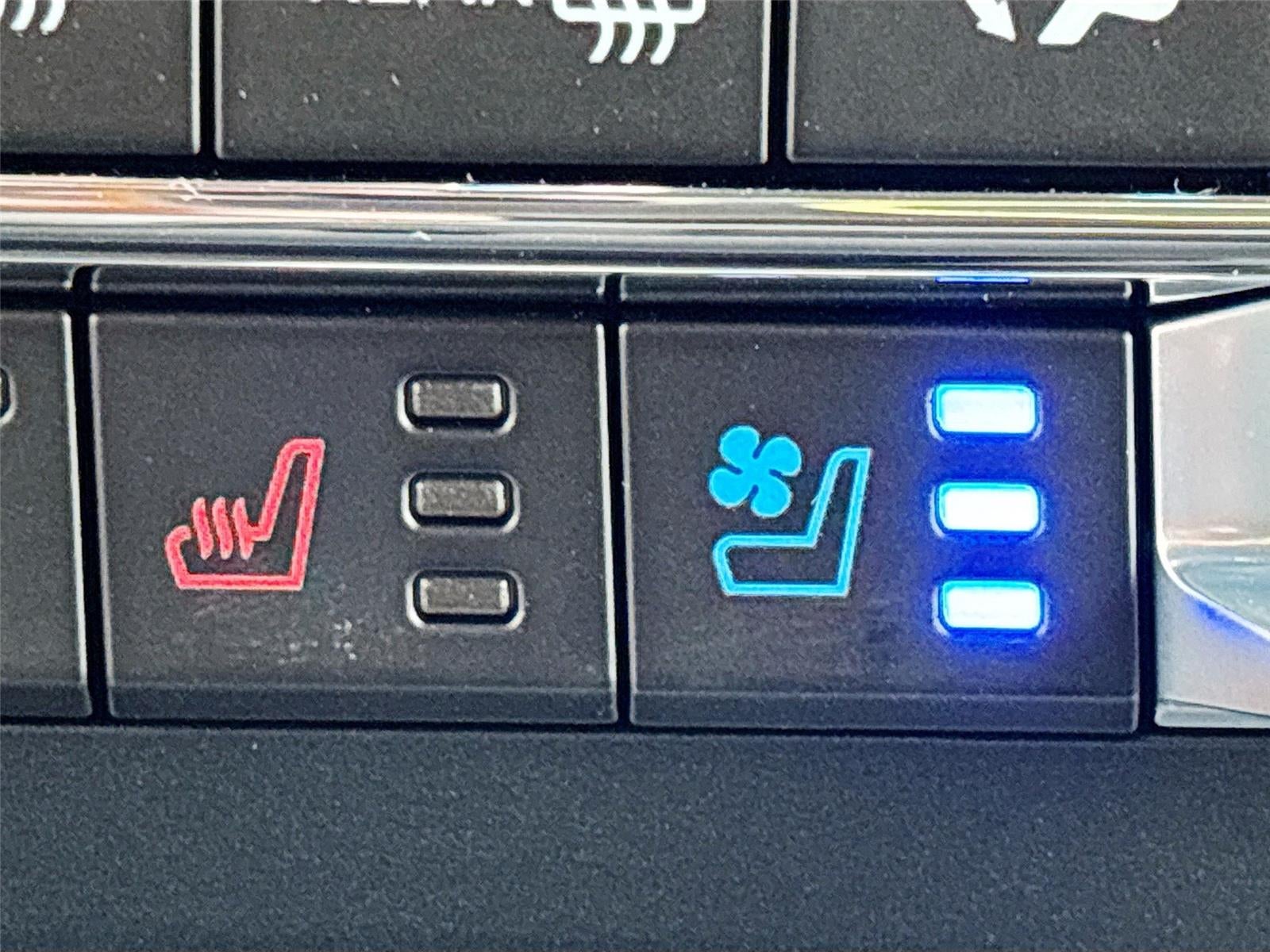 2025 Ford Super Duty F-250 LARIAT Black Widow