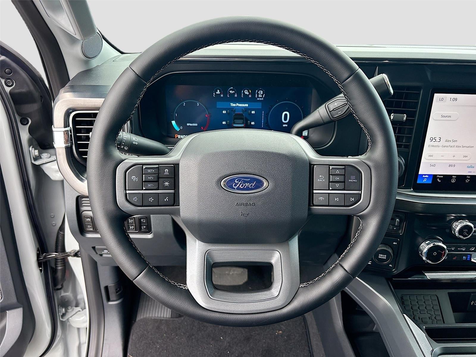 2025 Ford Super Duty F-250 LARIAT SRW Black Widow