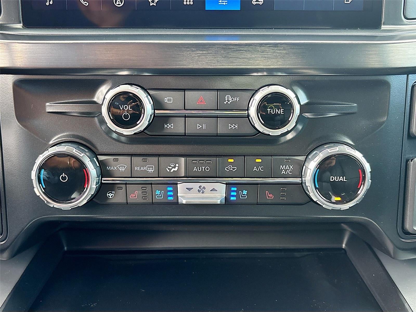 2025 Ford Super Duty F-250 LARIAT SRW Black Widow