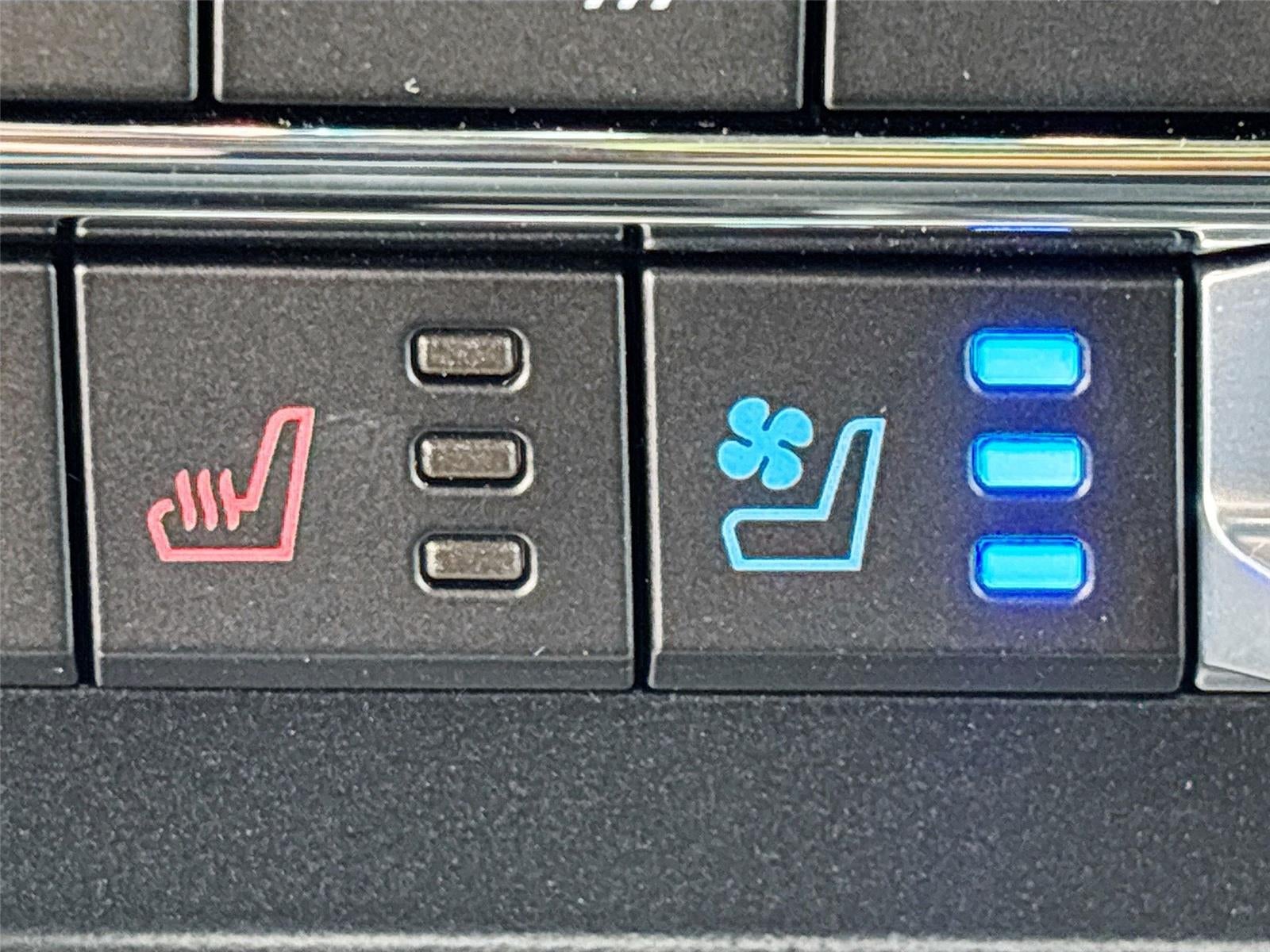 2025 Ford Super Duty F-250 LARIAT SRW Black Widow