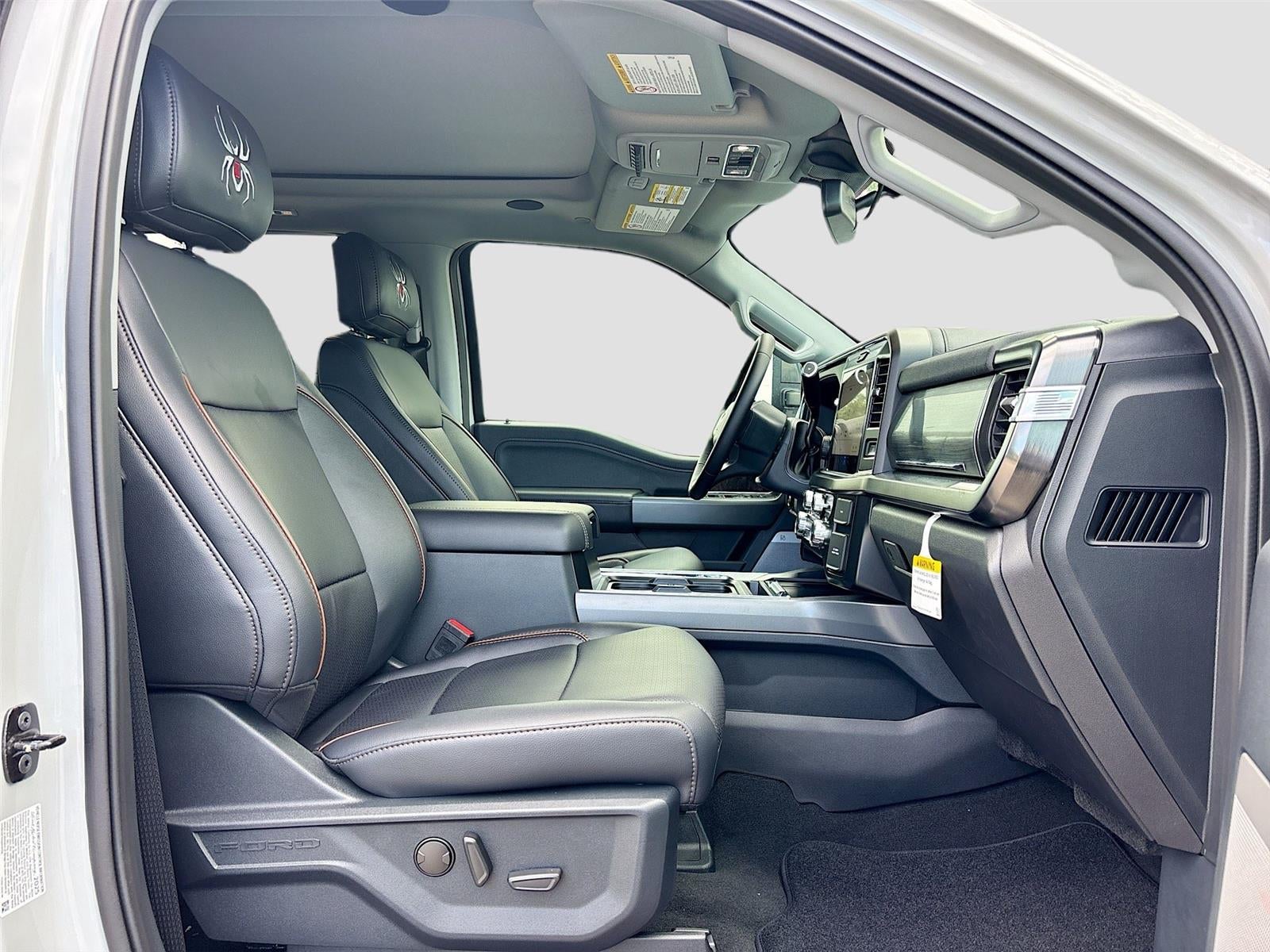 2025 Ford Super Duty F-250 LARIAT SRW Black Widow