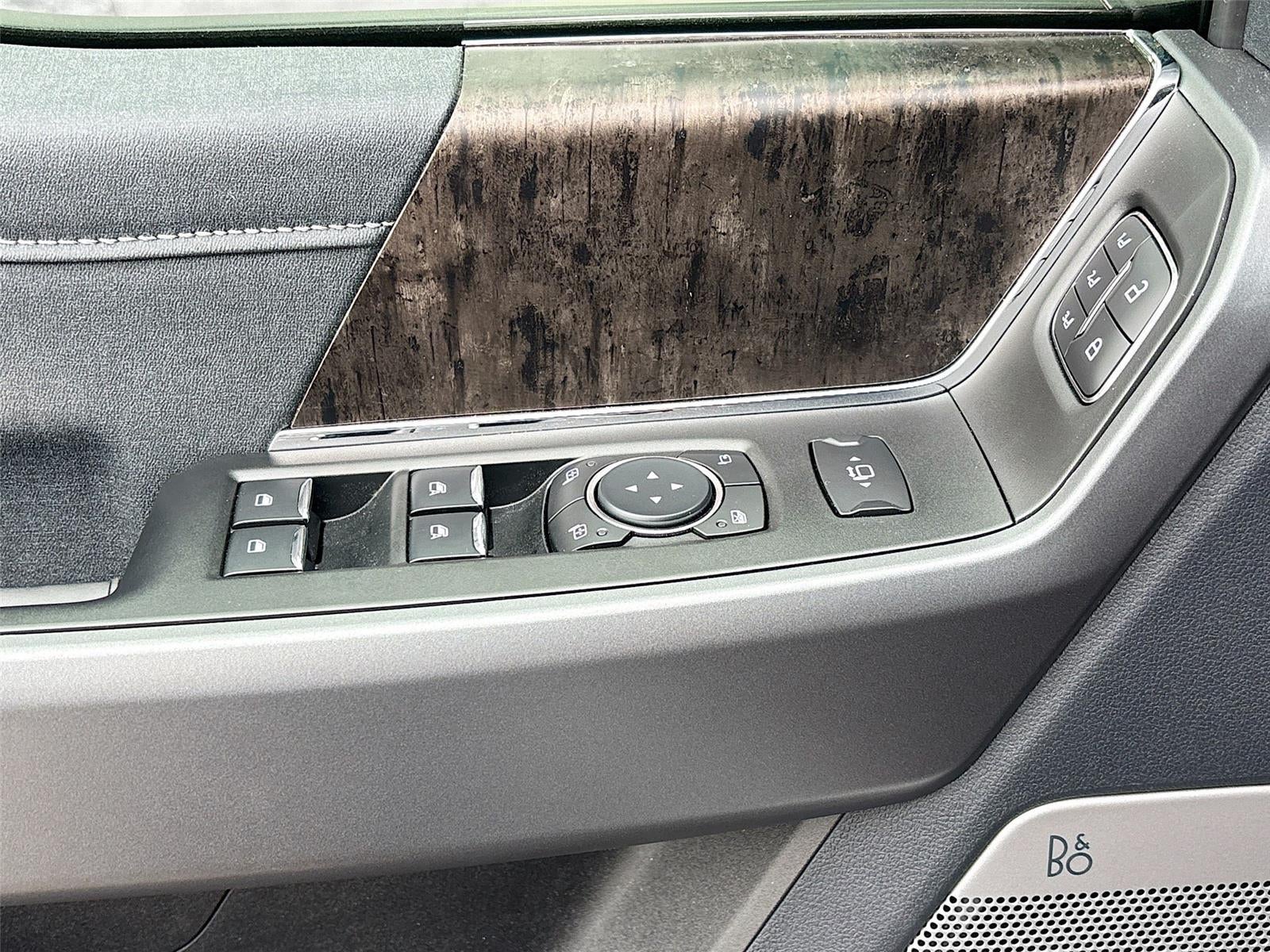 2025 Ford Super Duty F-250 LARIAT SRW Black Widow