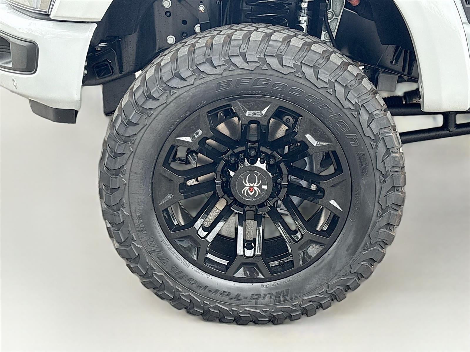 2025 Ford Super Duty F-250 LARIAT SRW Black Widow