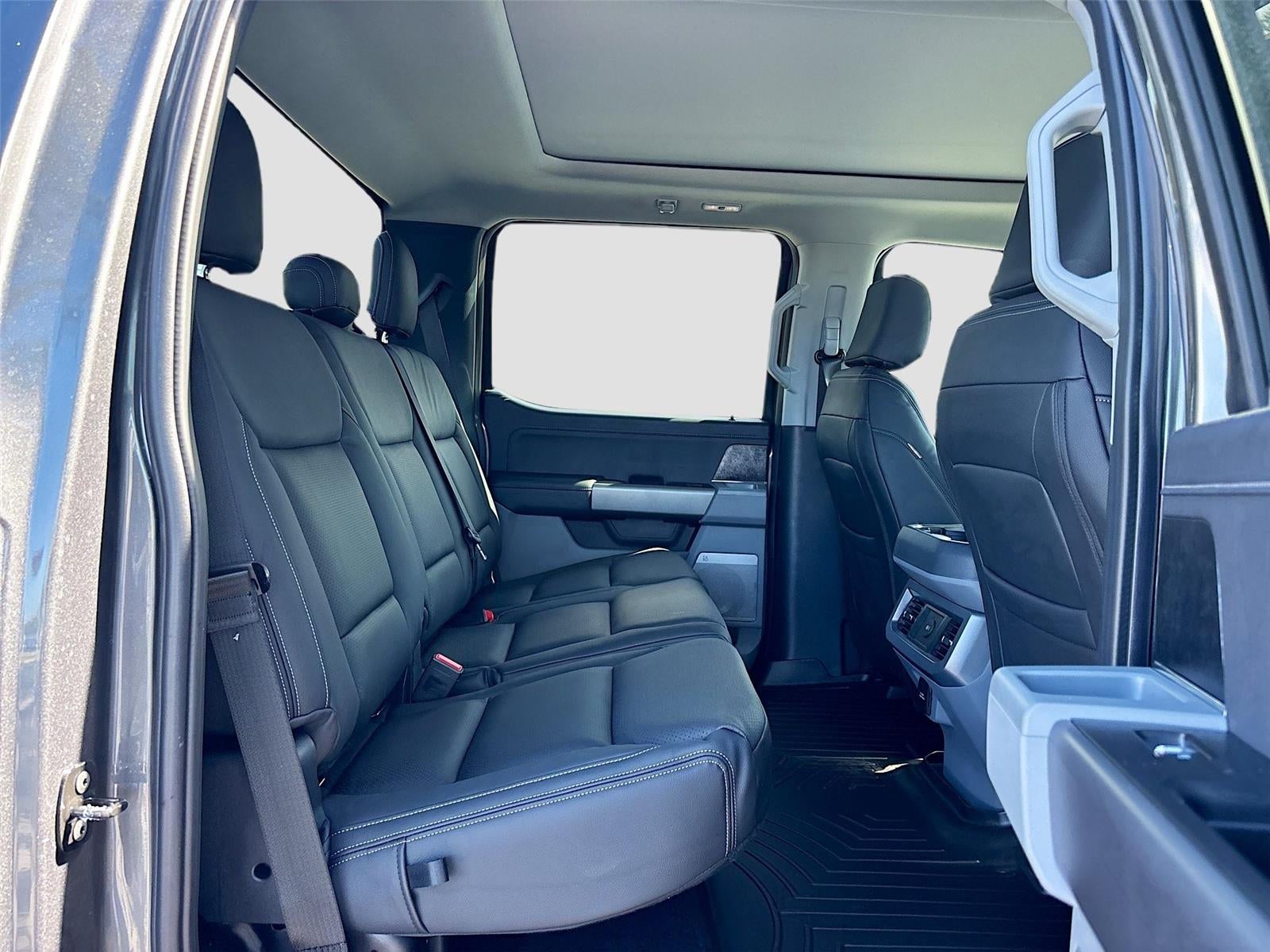 2026 Ford Super Duty F-250 XLT SRW Black Widow