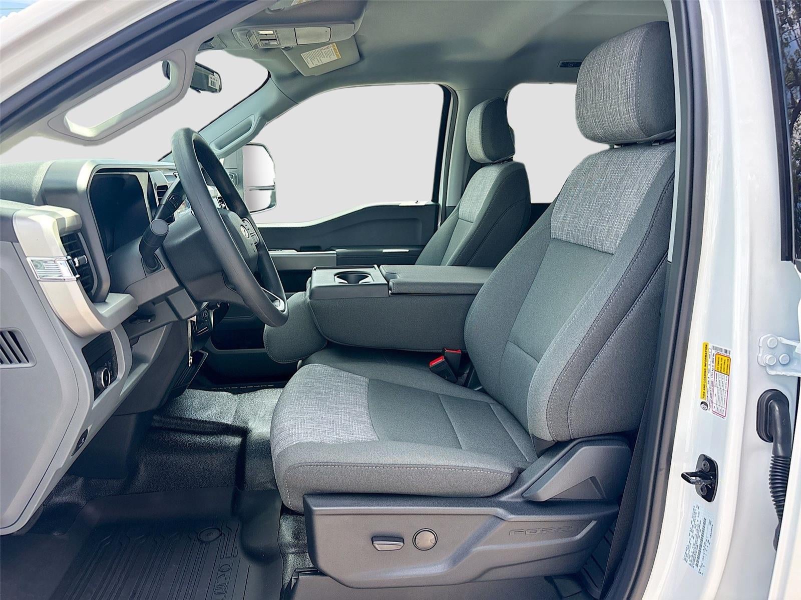 2026 Ford Super Duty F-350 SRW XLT