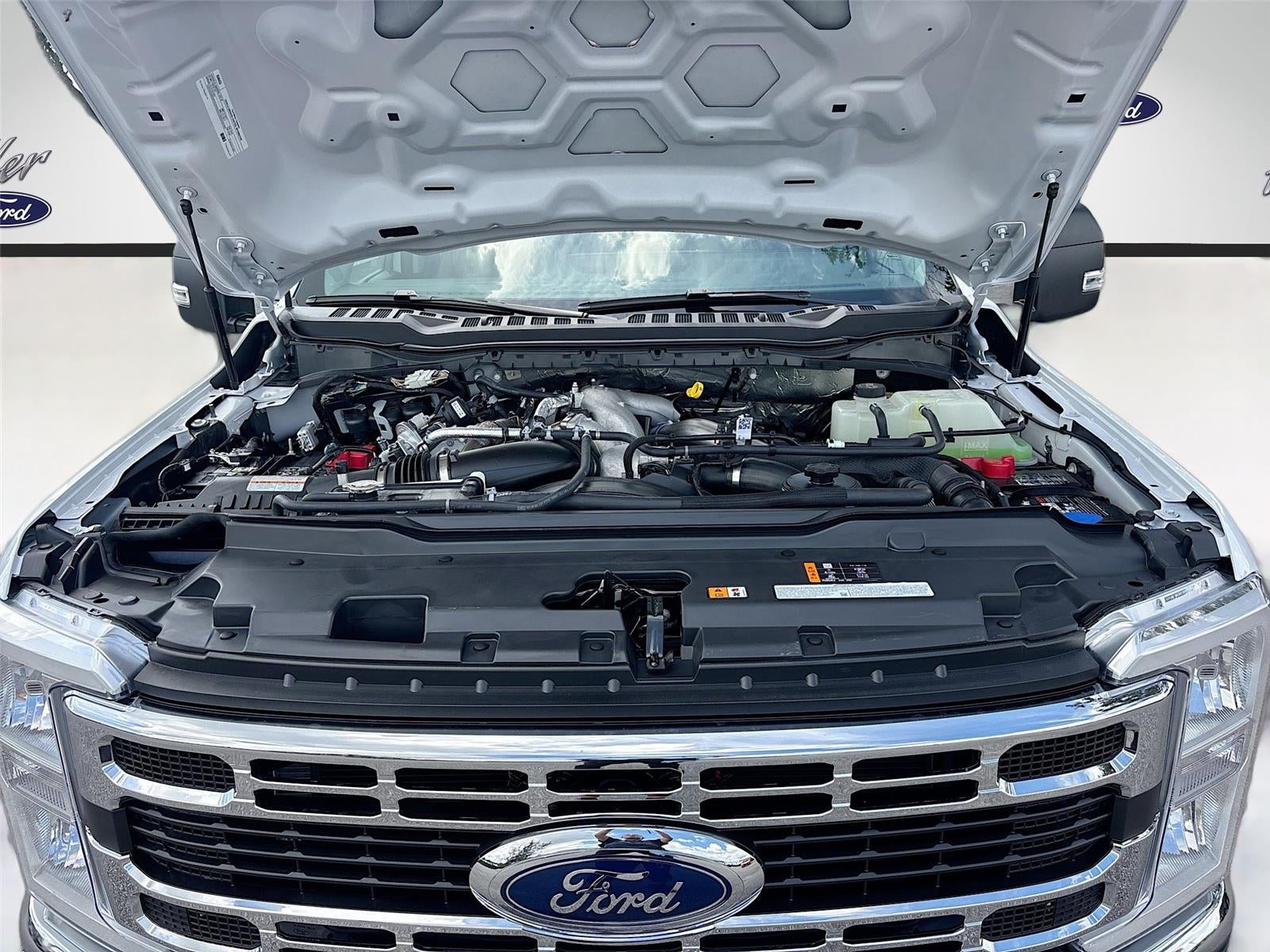 2026 Ford Super Duty F-350 SRW XLT