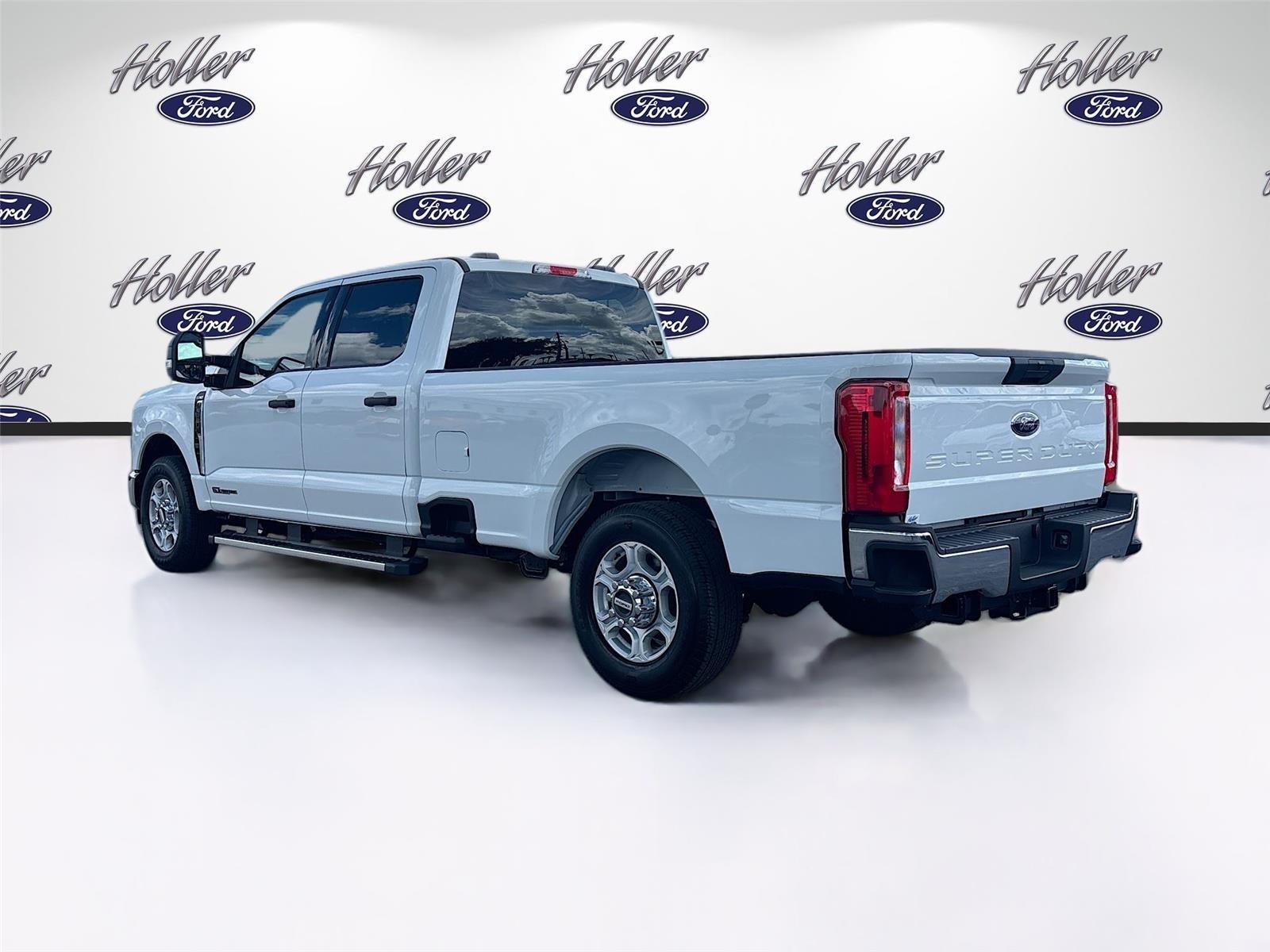 2026 Ford Super Duty F-350 SRW XLT