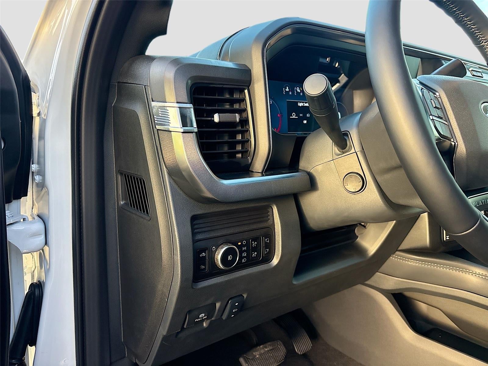 2026 Ford Super Duty F-350 SRW Platinum