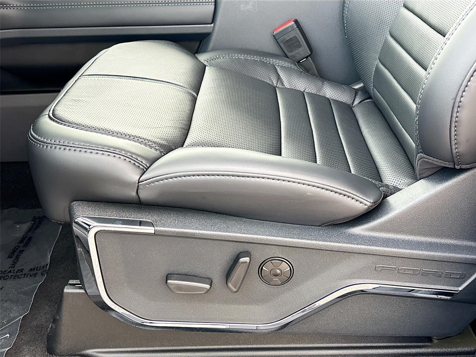 2026 Ford Super Duty F-350 SRW Platinum