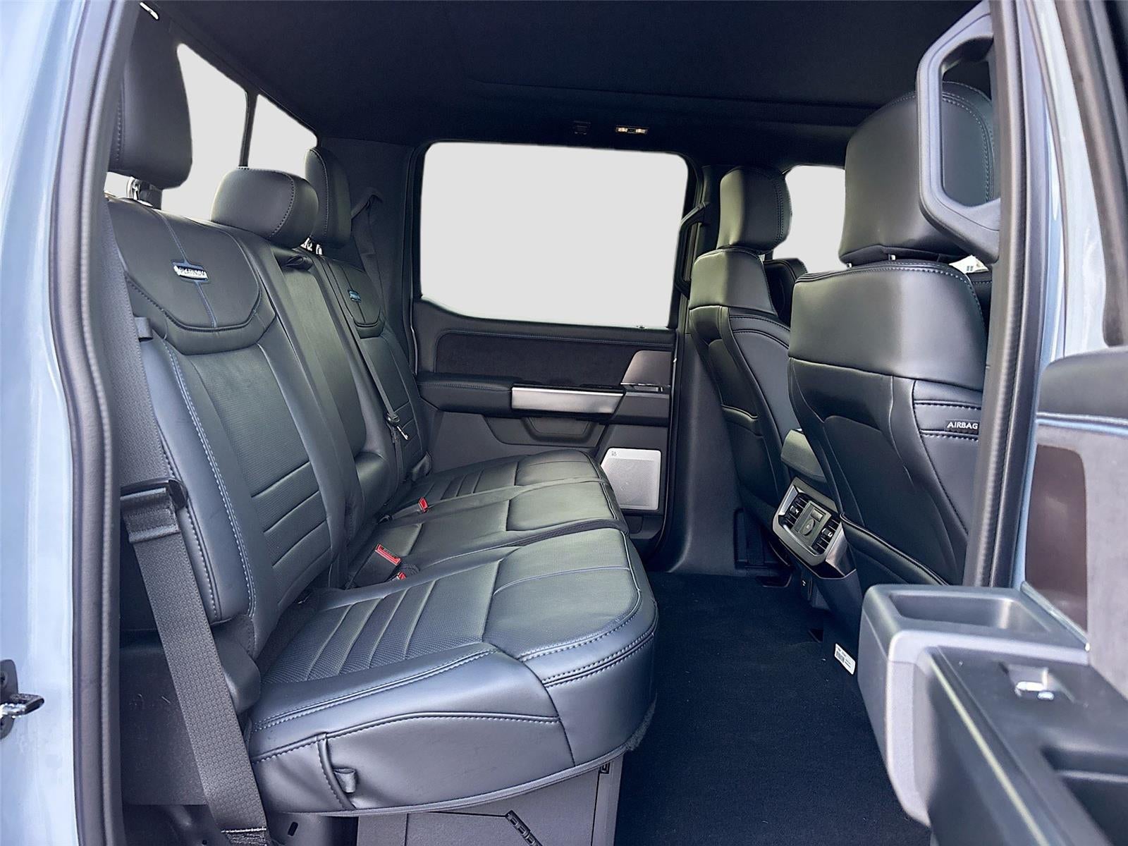 2026 Ford Super Duty F-350 SRW Platinum