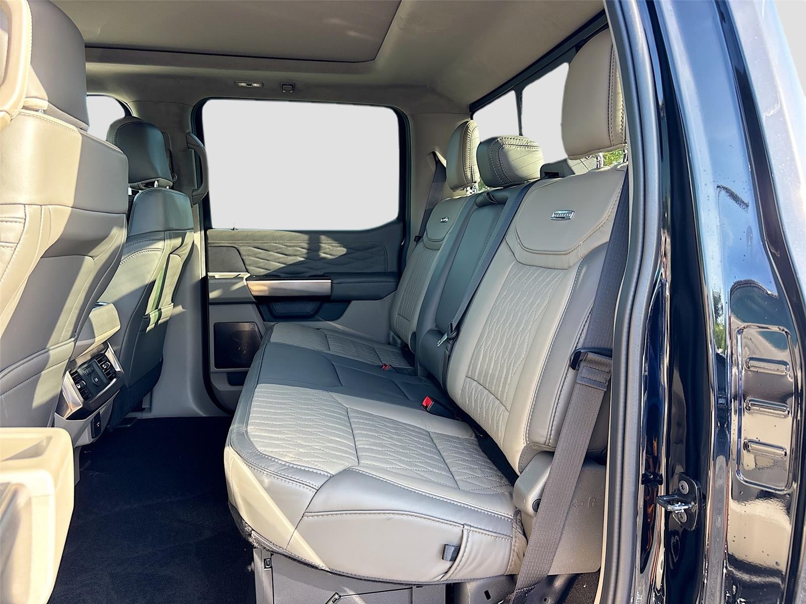 2026 Ford Super Duty F-350 SRW Platinum