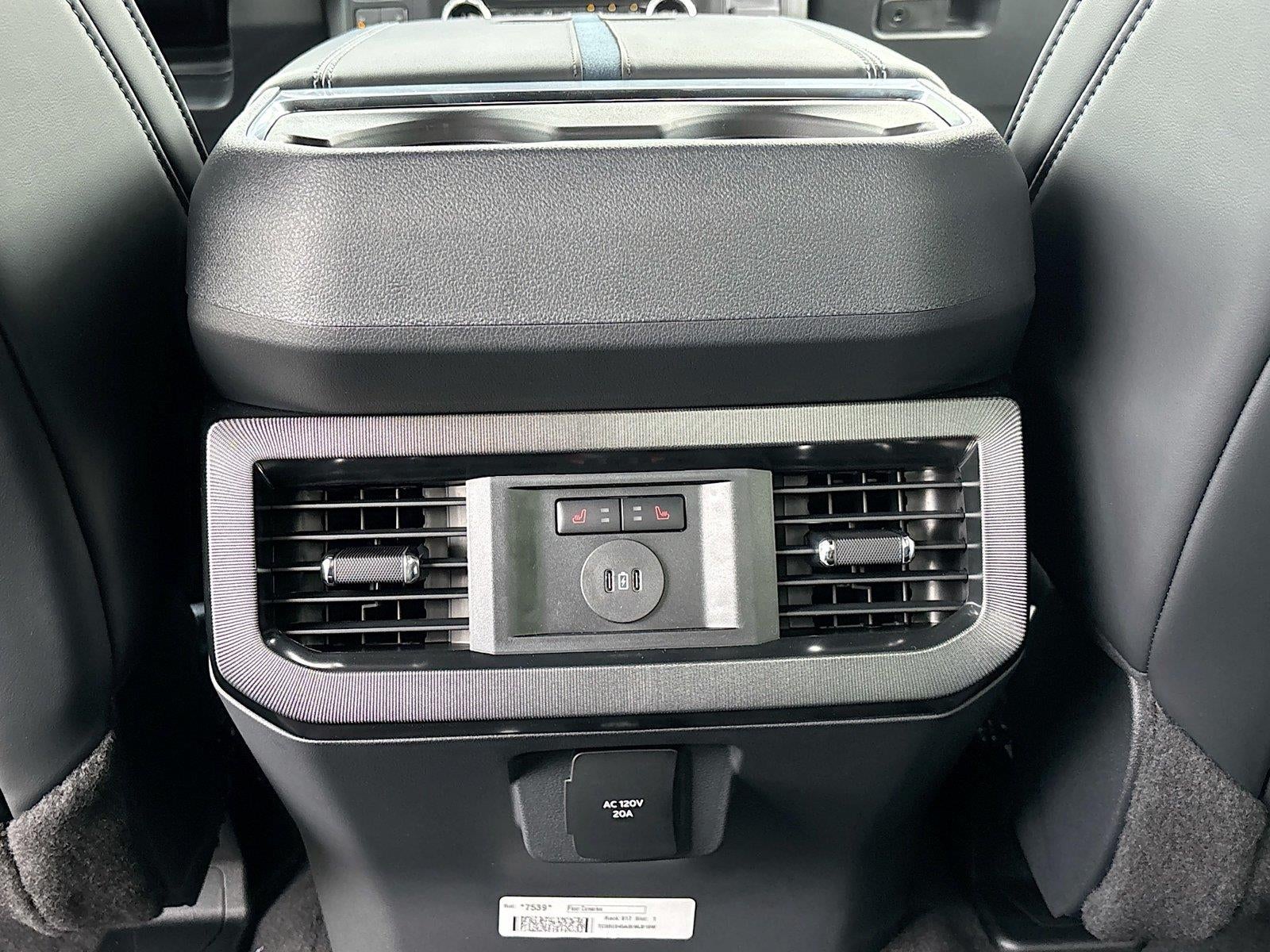 2026 Ford Super Duty F-350 SRW Platinum