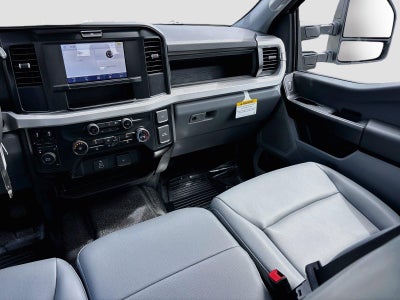 2027 Ford Super Duty F-350 Drw XL