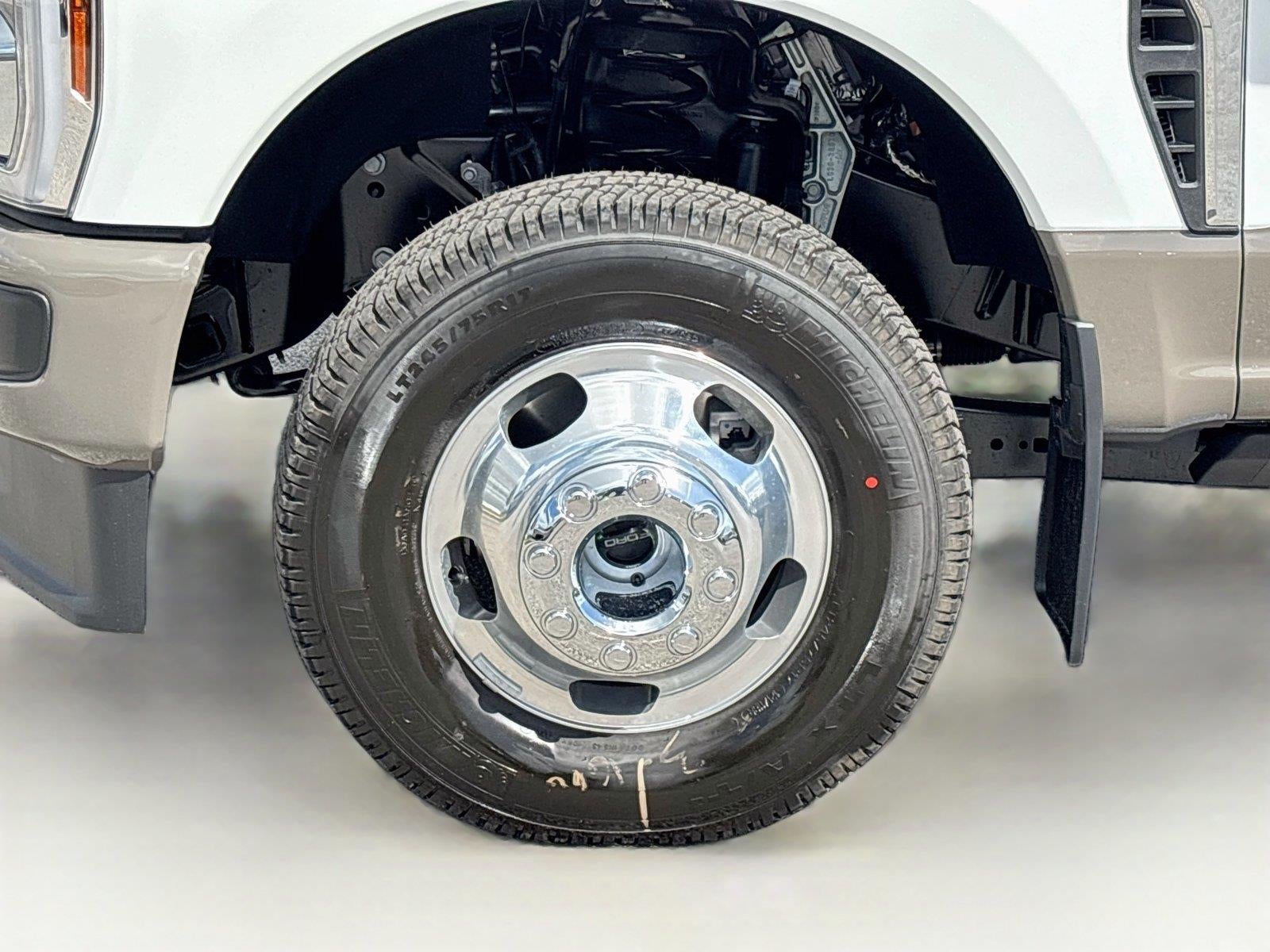 2027 Ford Super Duty F-350 DRW King Ranch