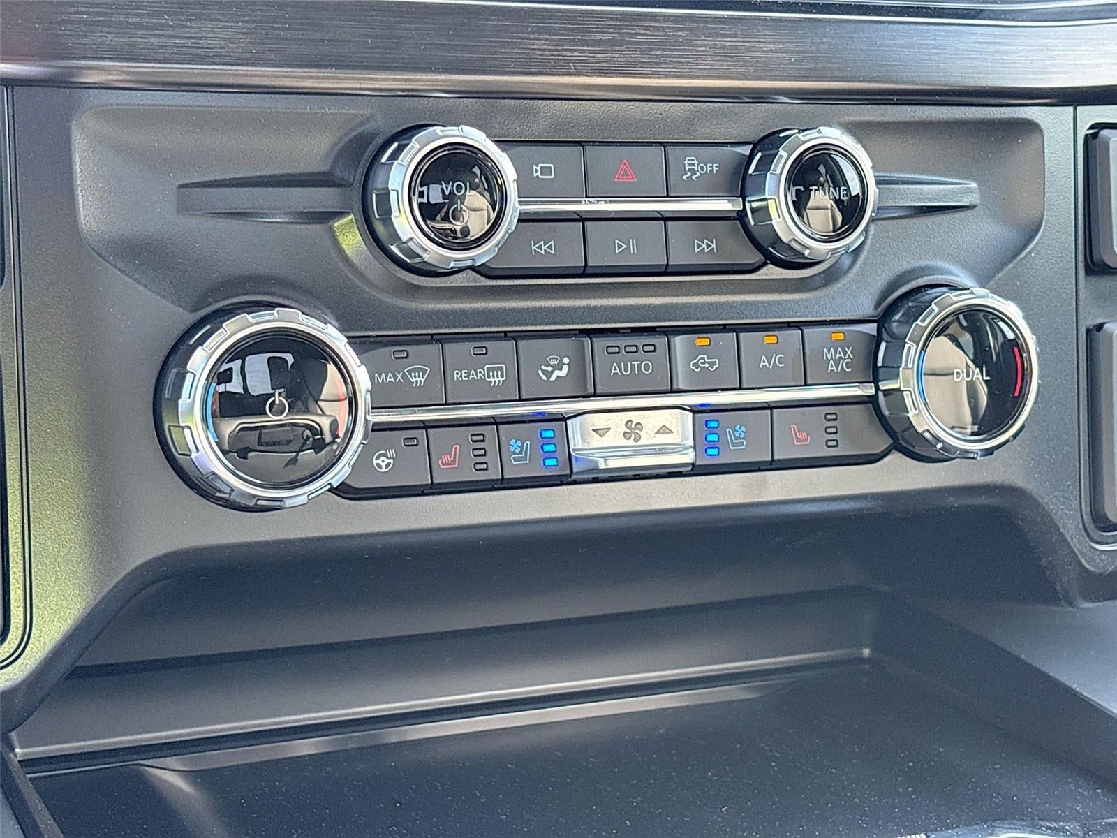 2026 Ford Super Duty F-350 DRW LARIAT