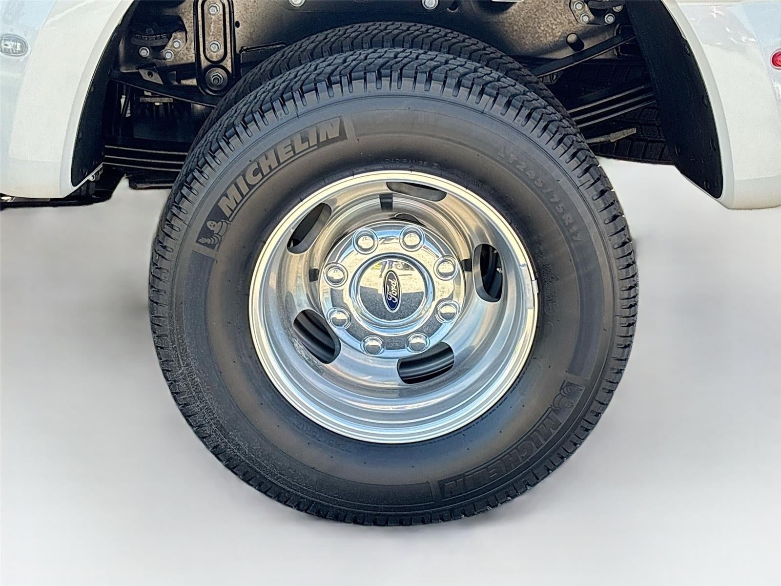 2026 Ford Super Duty F-350 DRW LARIAT