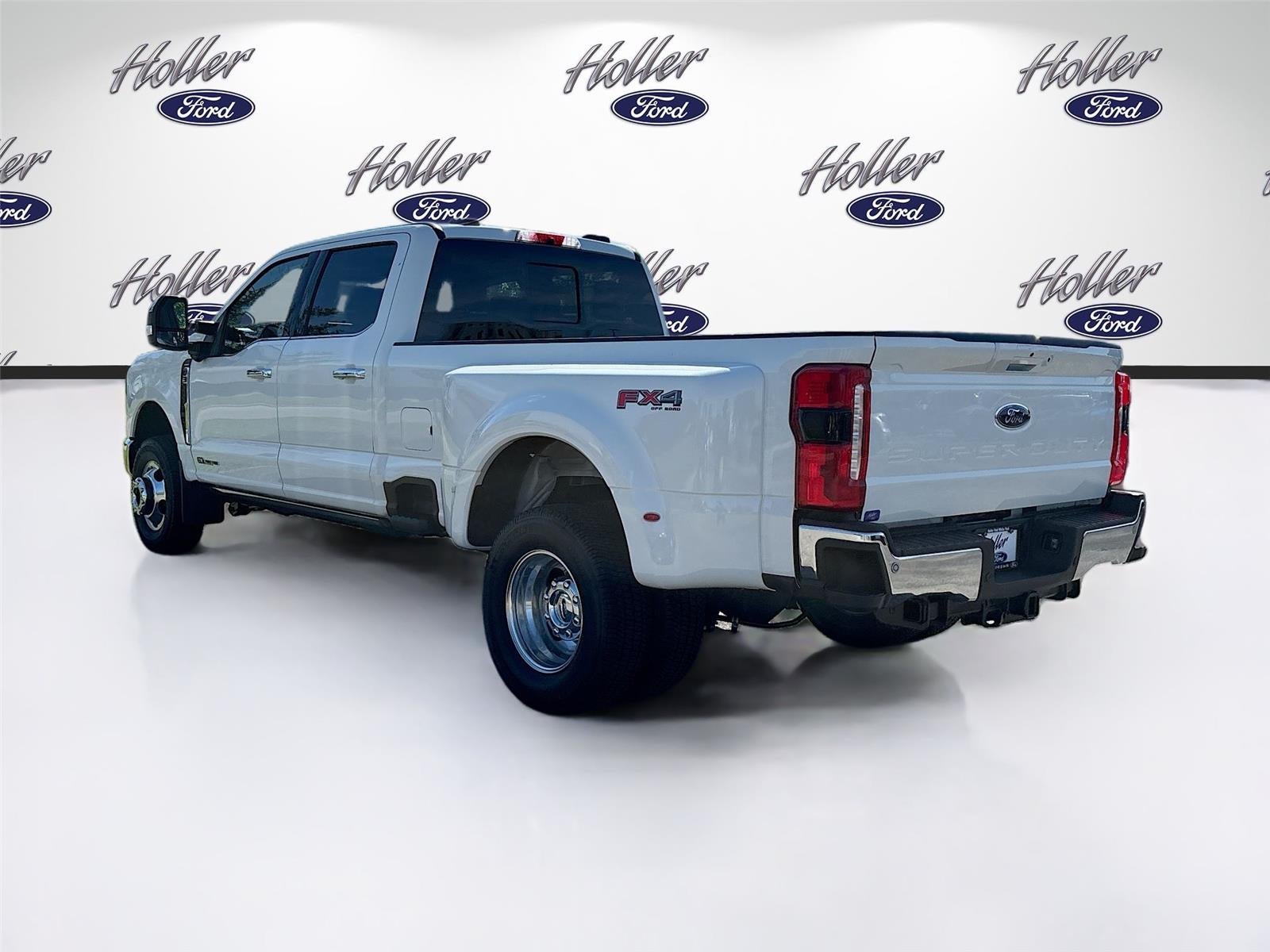 2026 Ford Super Duty F-350 DRW LARIAT