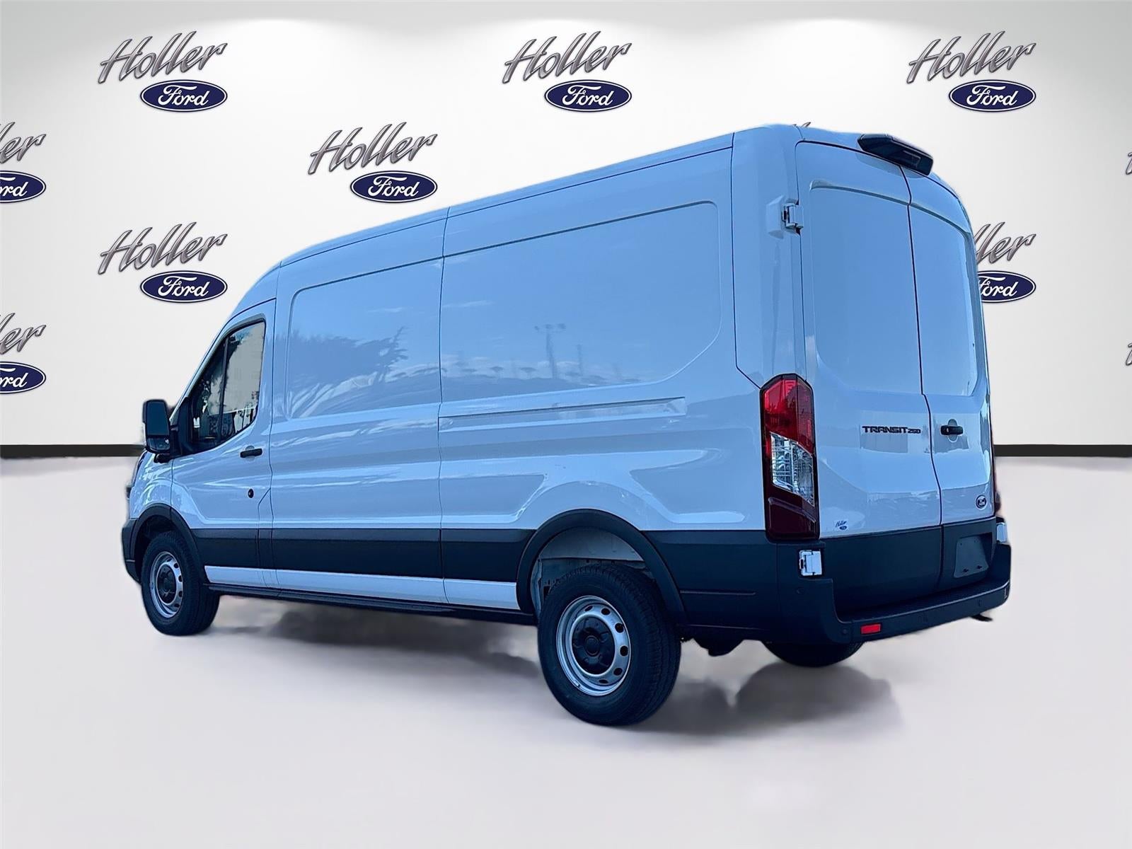 2026 Ford Transit Cargo Van T-250 148" Med Rf 9150 GVWR RWD