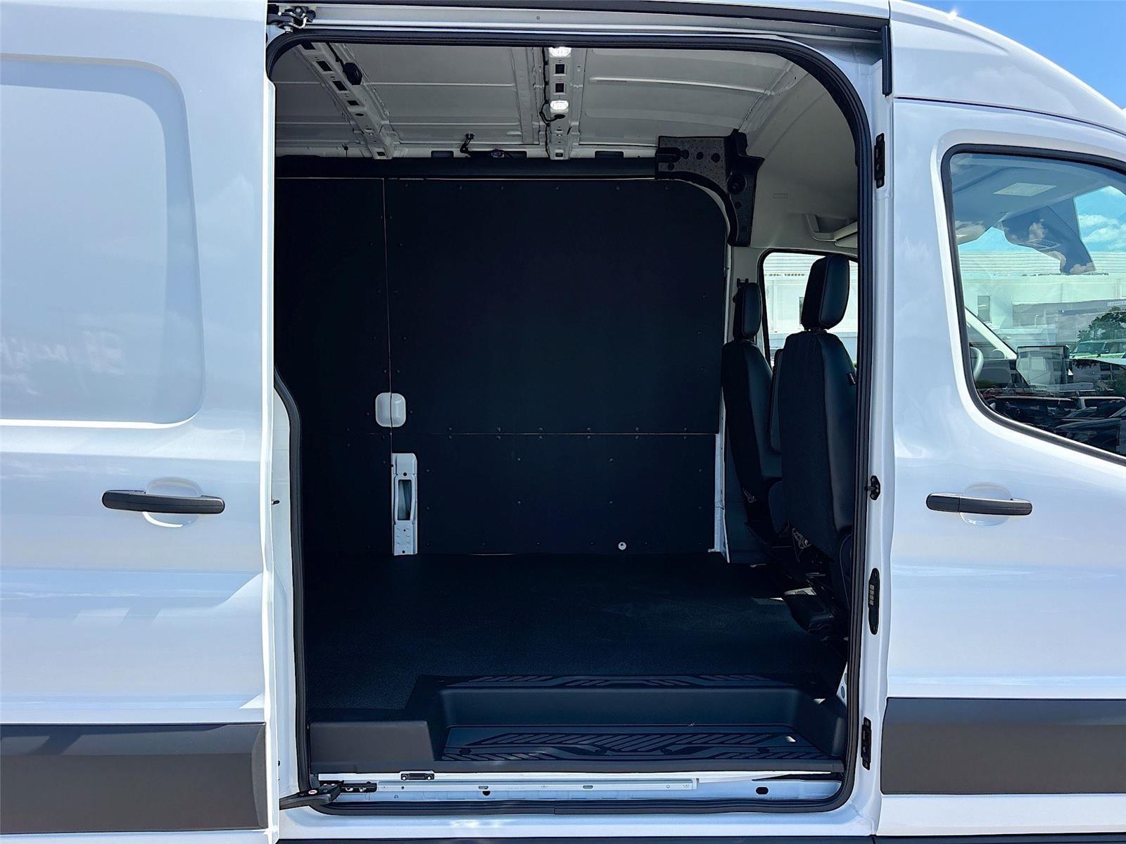 2026 Ford Transit Cargo Van T-250 148" Med Rf 9150 GVWR RWD