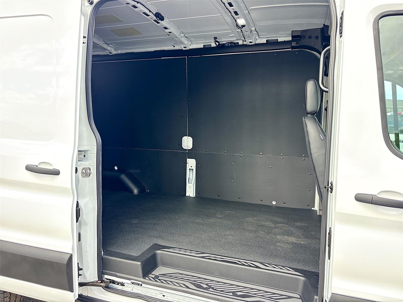 2026 Ford Transit Cargo Van T-250 148" Med Rf 9150 GVWR RWD